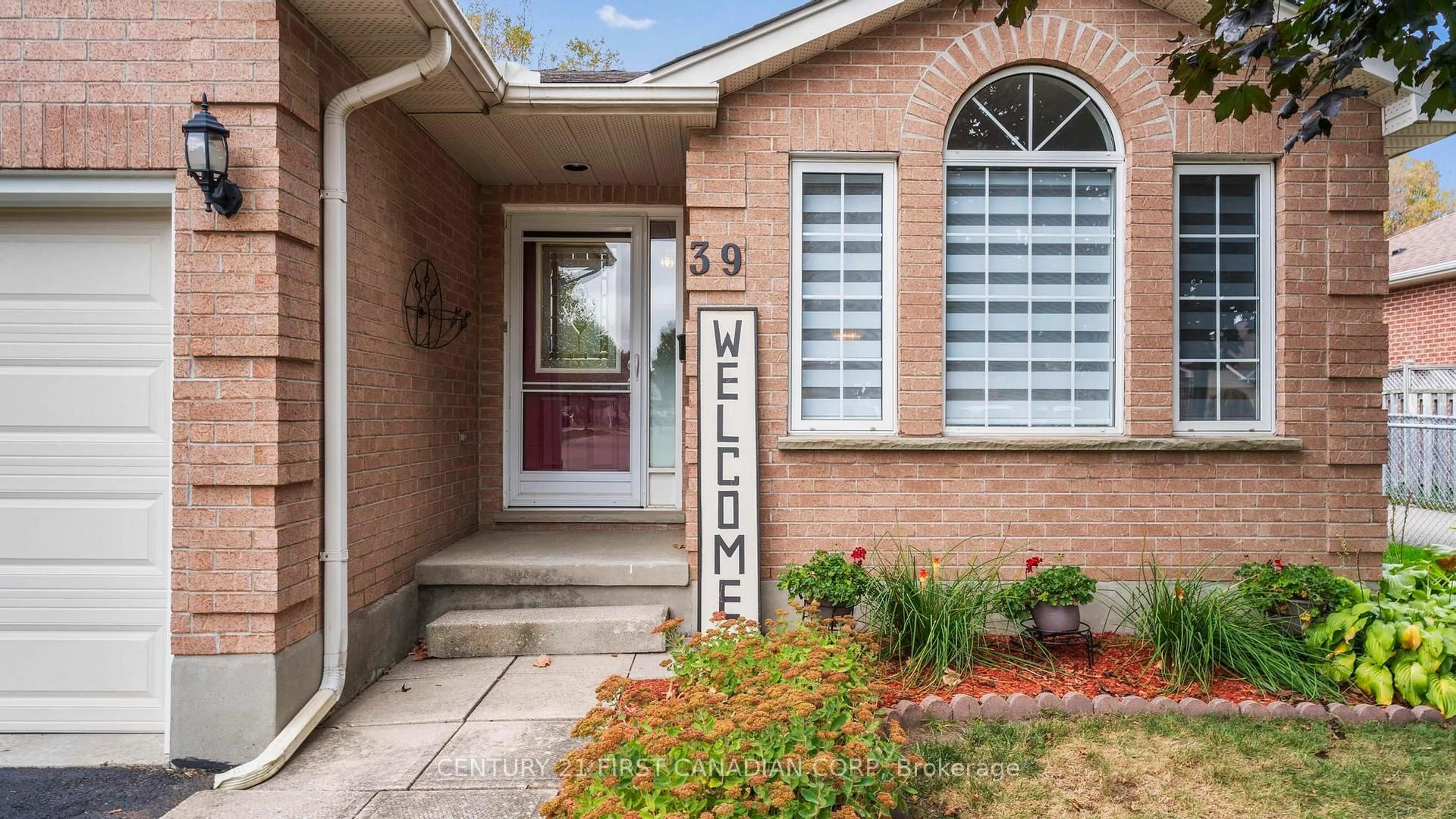 Home with brick exterior material, street for 39 Yarmouth Dr, London East Ontario N5V 4T8