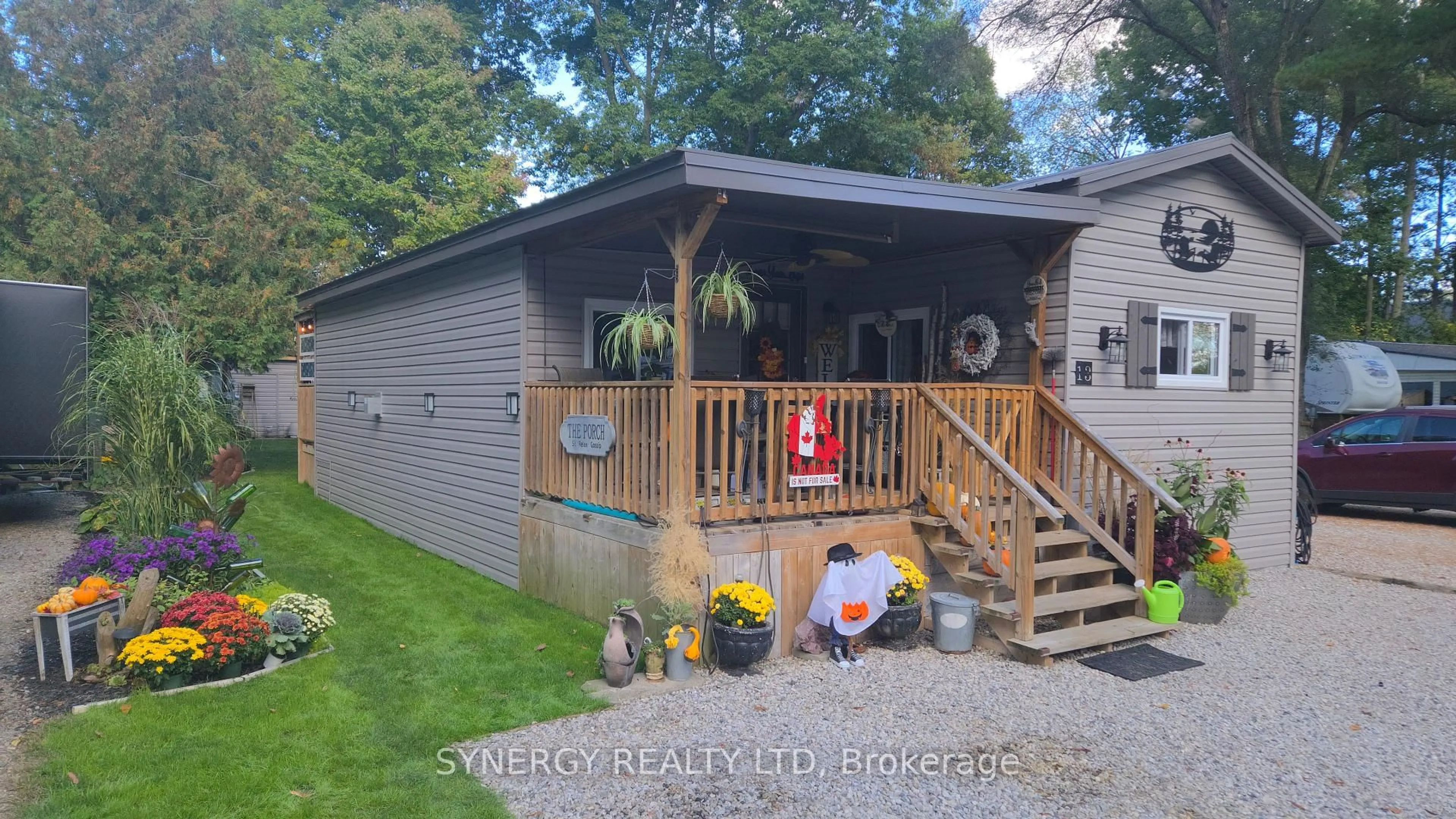 Unknown for 24749 Park St, Strathroy-Caradoc Ontario N7G 1P4