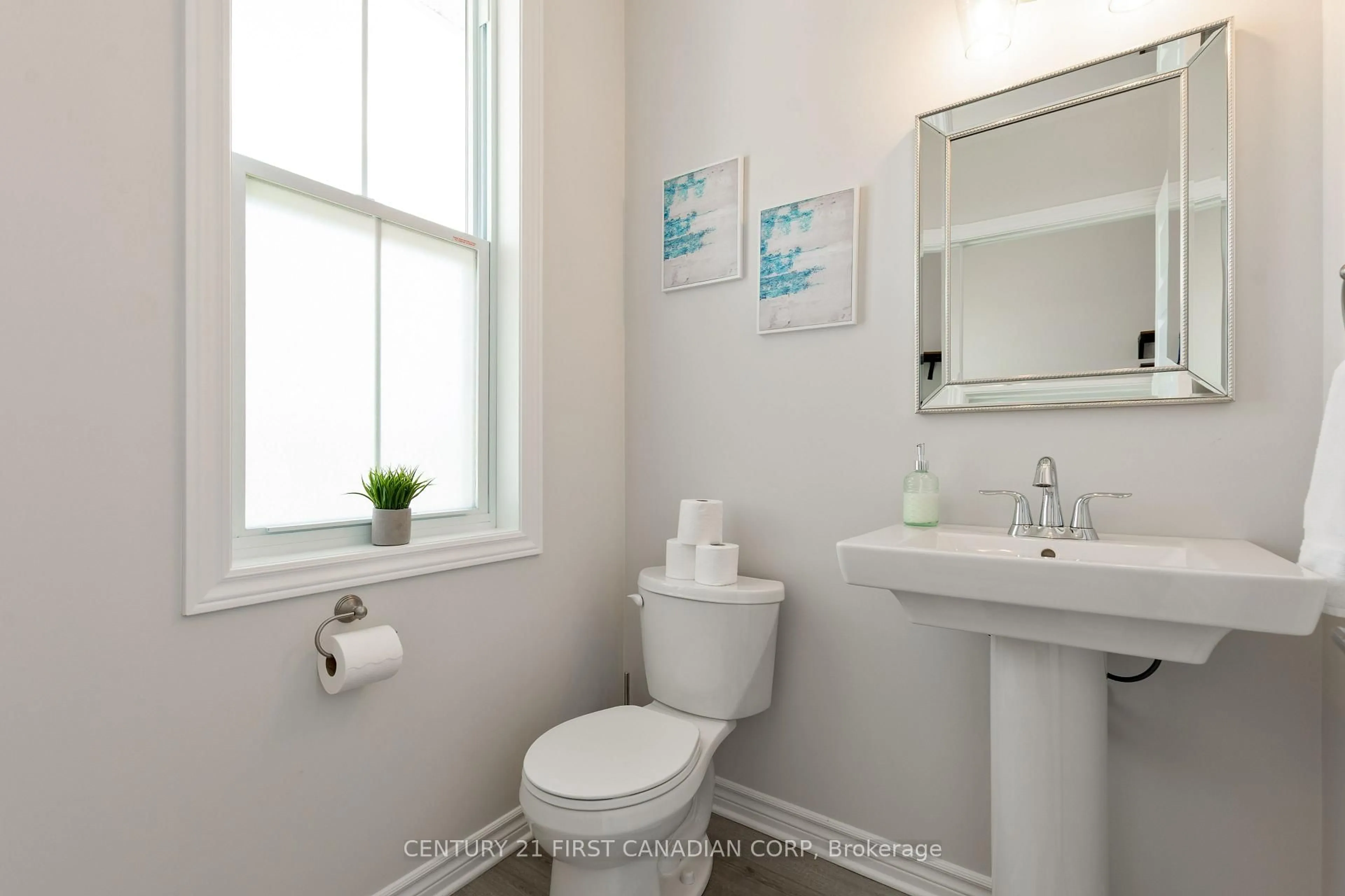 Standard bathroom, ceramic/tile floor for 116 Sandcastle Key, Central Elgin Ontario N5L 0B5