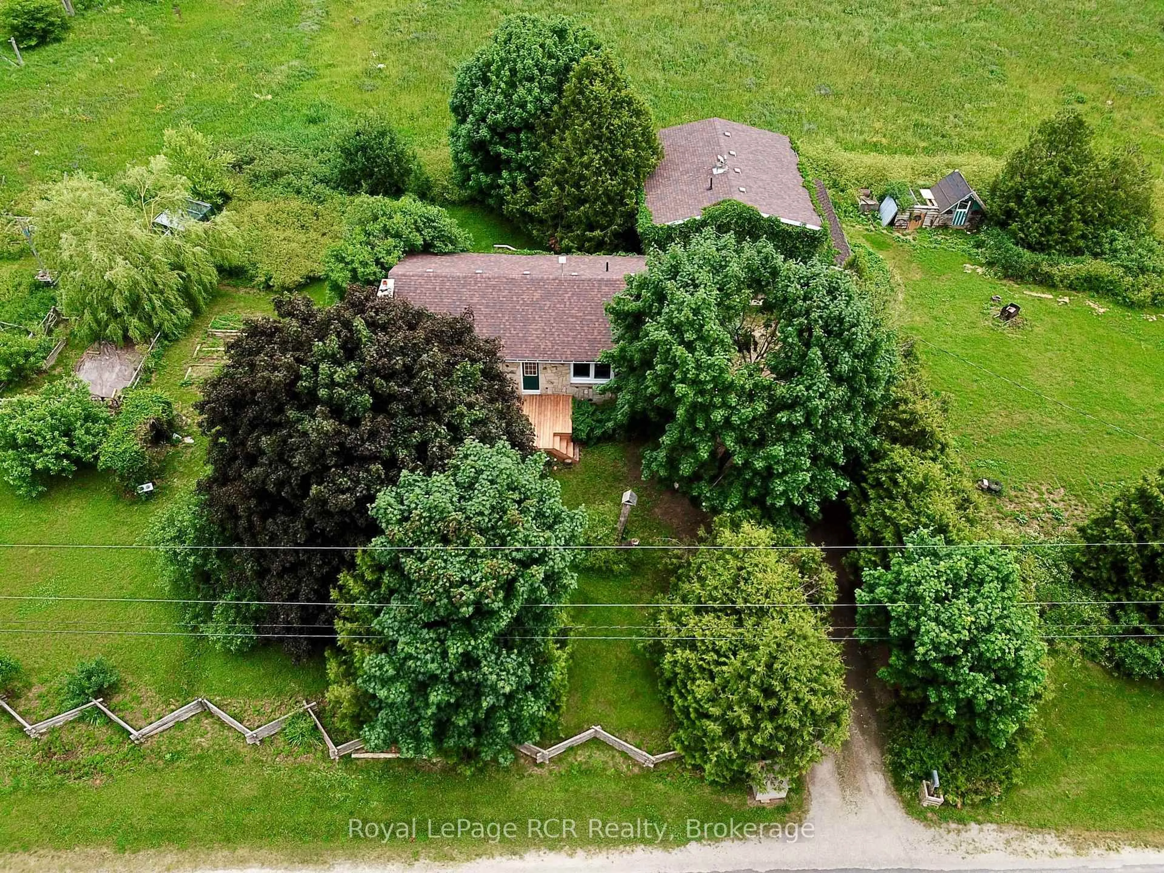 A pic from outside/outdoor area/front of a property/back of a property/a pic from drone, unknown for 158 Forty Hills Rd, Northern Bruce Peninsula Ontario N0H 1W0