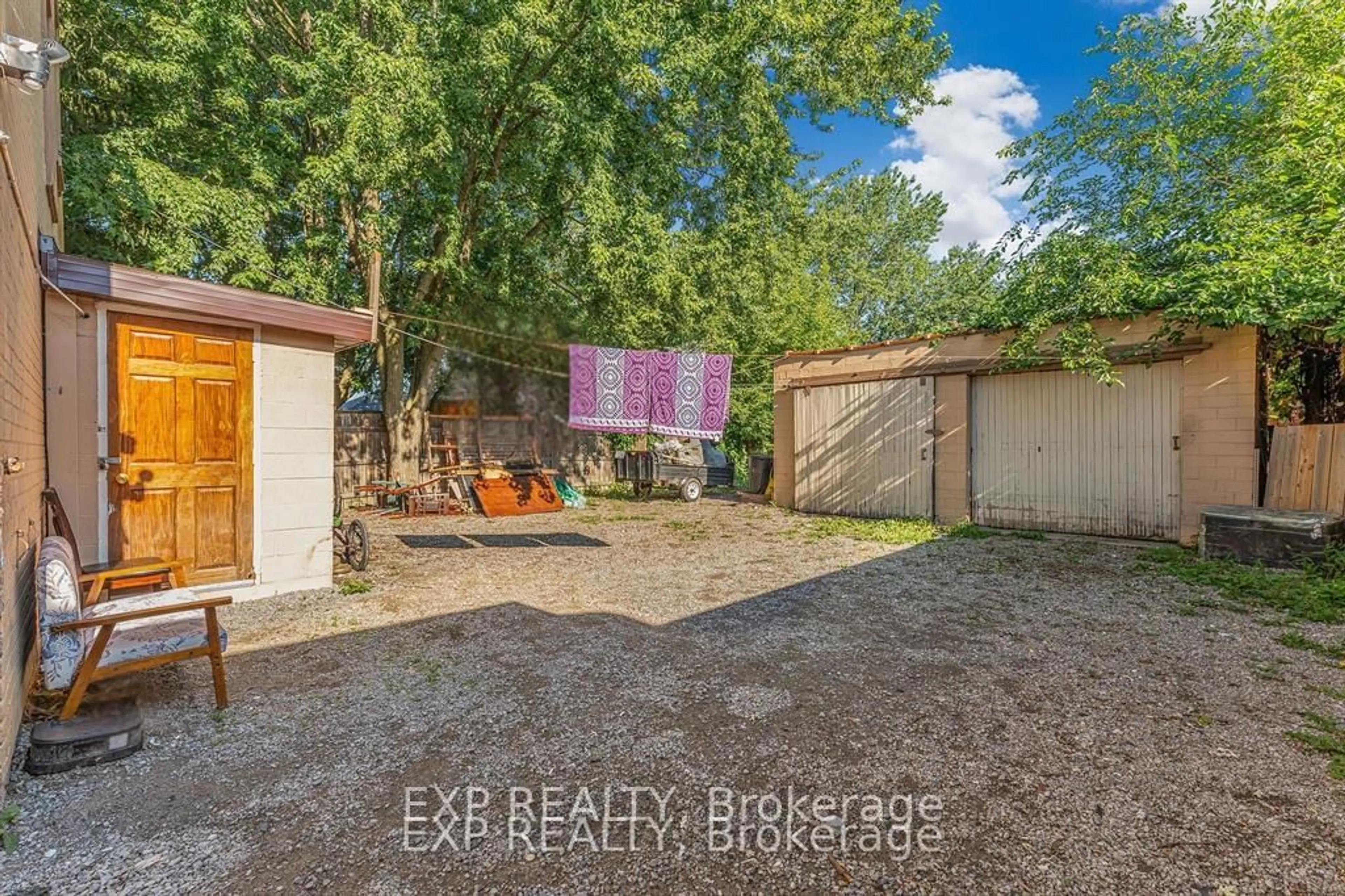 A pic from outside/outdoor area/front of a property/back of a property/a pic from drone, street for 4553 Ferguson St, Niagara Falls Ontario L2E 2Y7