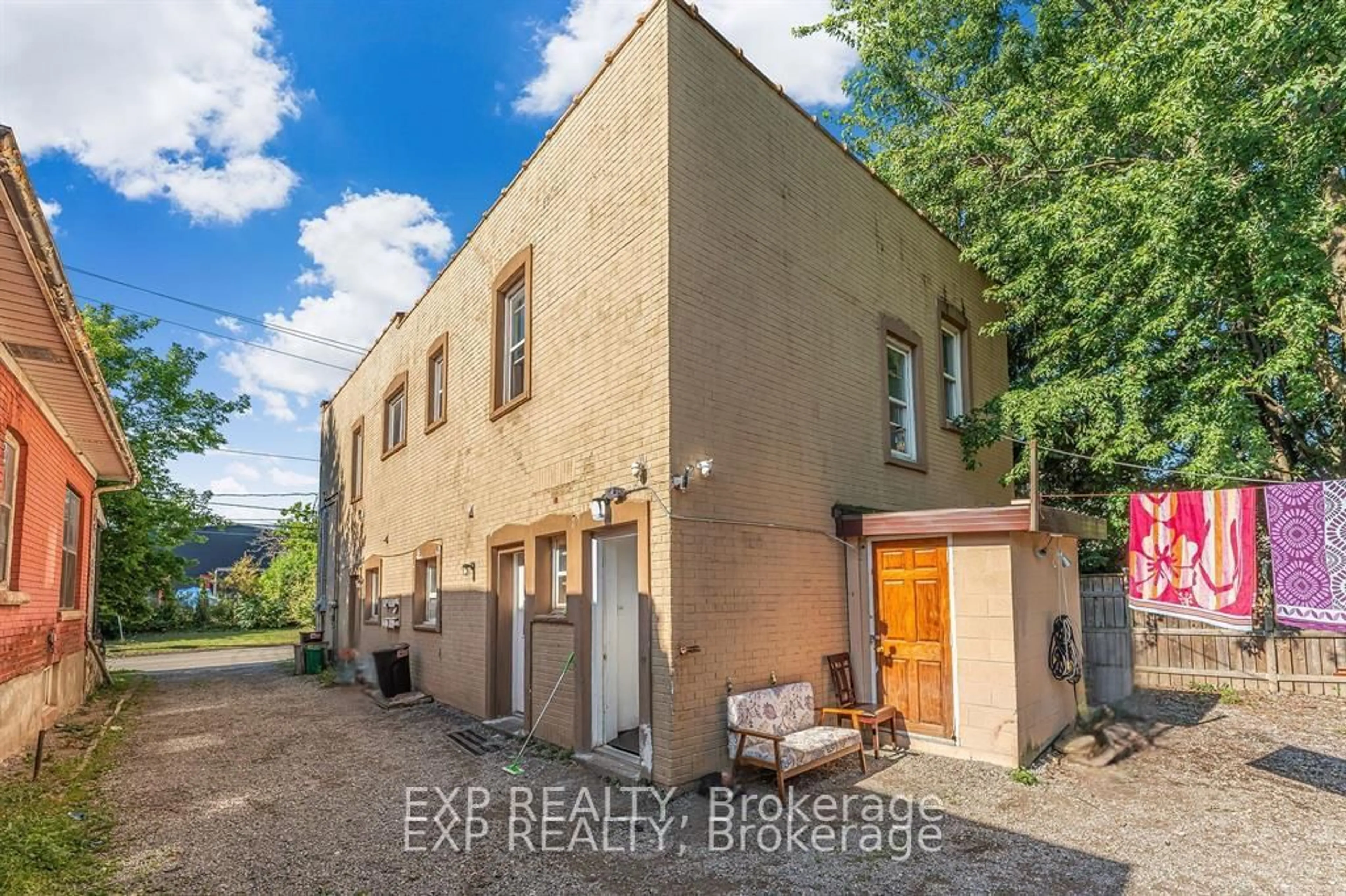 A pic from outside/outdoor area/front of a property/back of a property/a pic from drone, building for 4553 Ferguson St, Niagara Falls Ontario L2E 2Y7