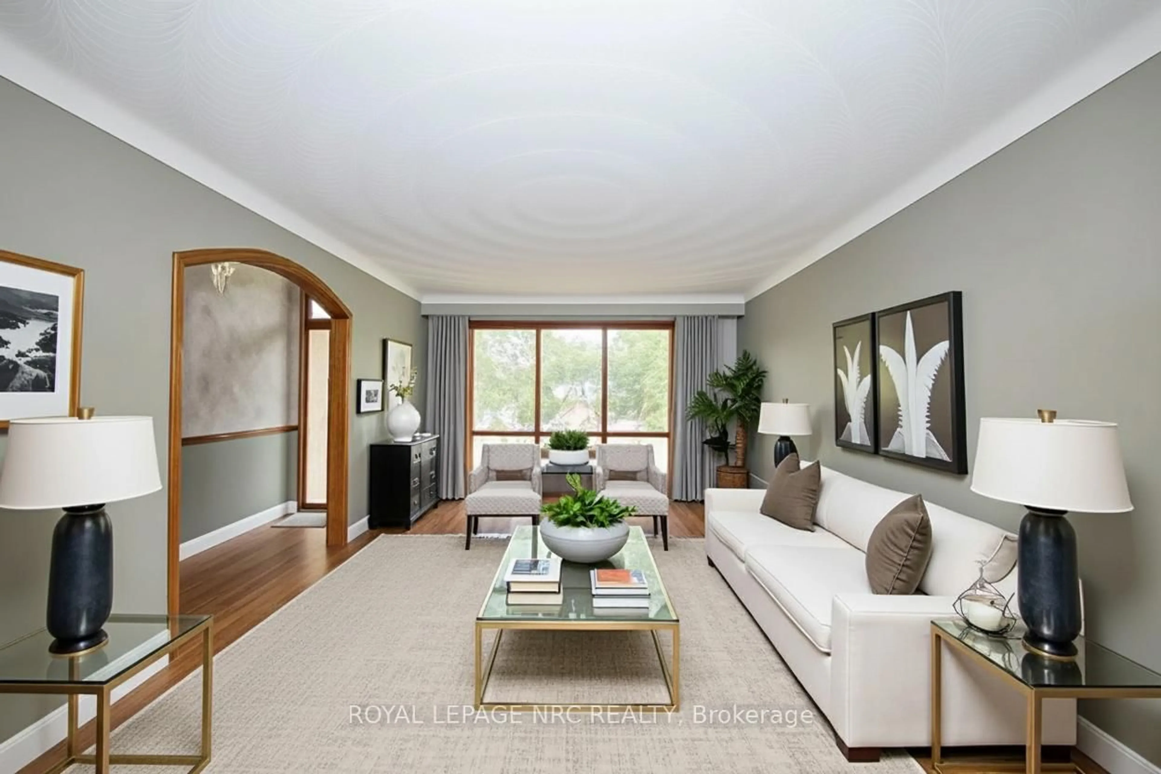 Living room with furniture, unknown for 27 Orlando Dr, St. Catharines Ontario L2N 6V5