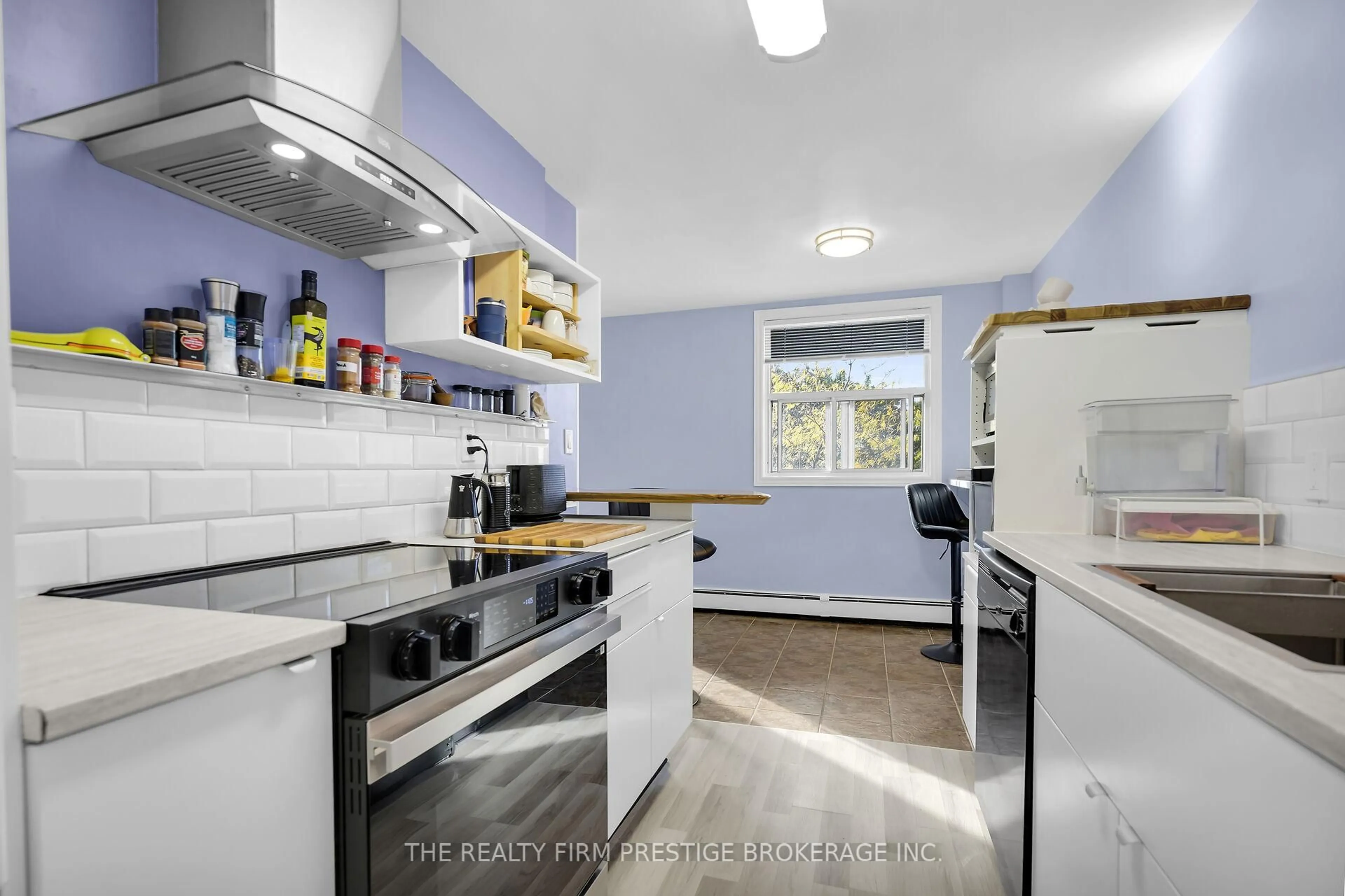 Standard kitchen, ceramic/tile floor for 931 Wonderland Rd #508, London South Ontario N6K 2X6