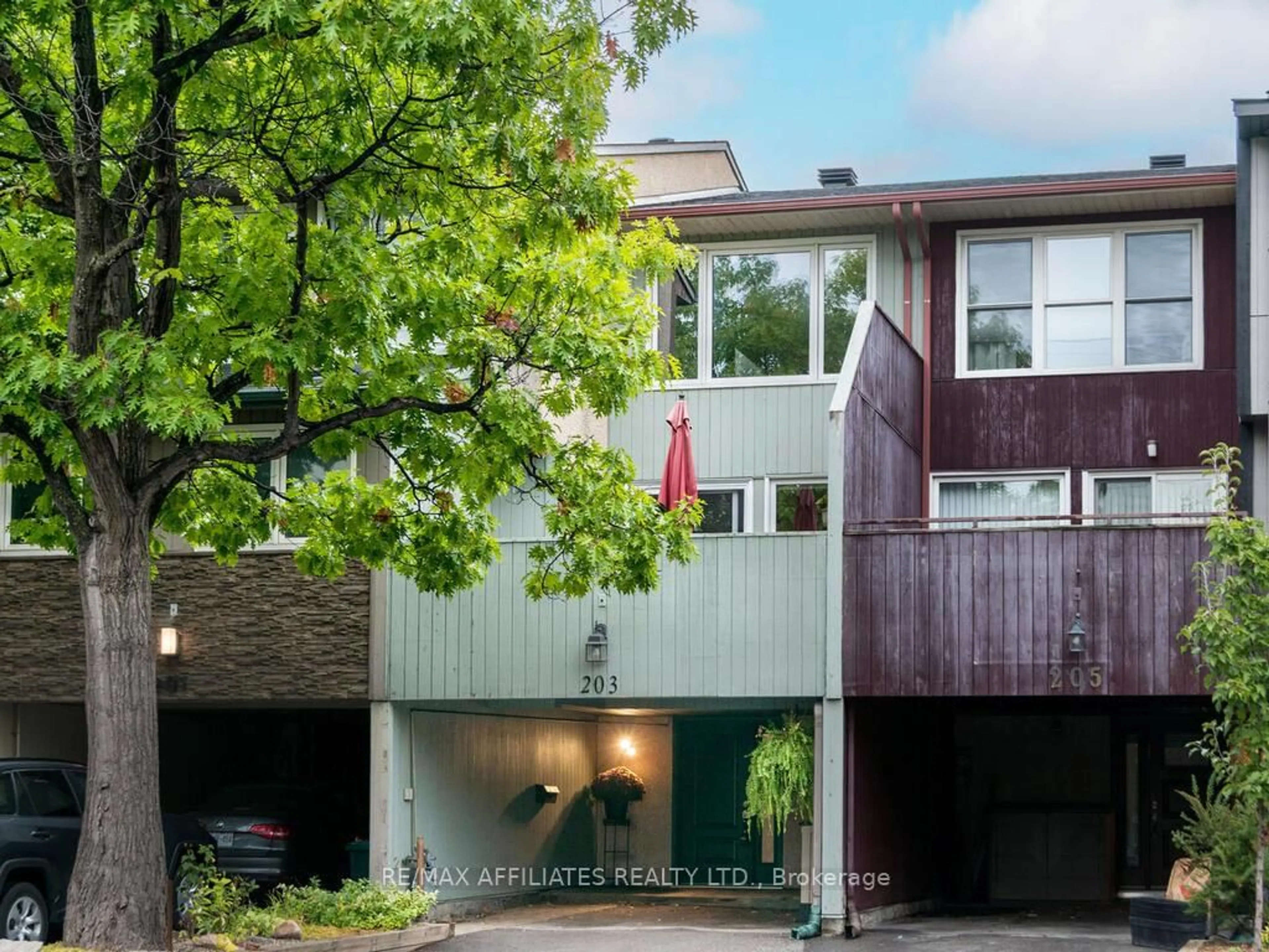 Home with brick exterior material, street for 203 Booth St, Ottawa Ontario K1R 7V4
