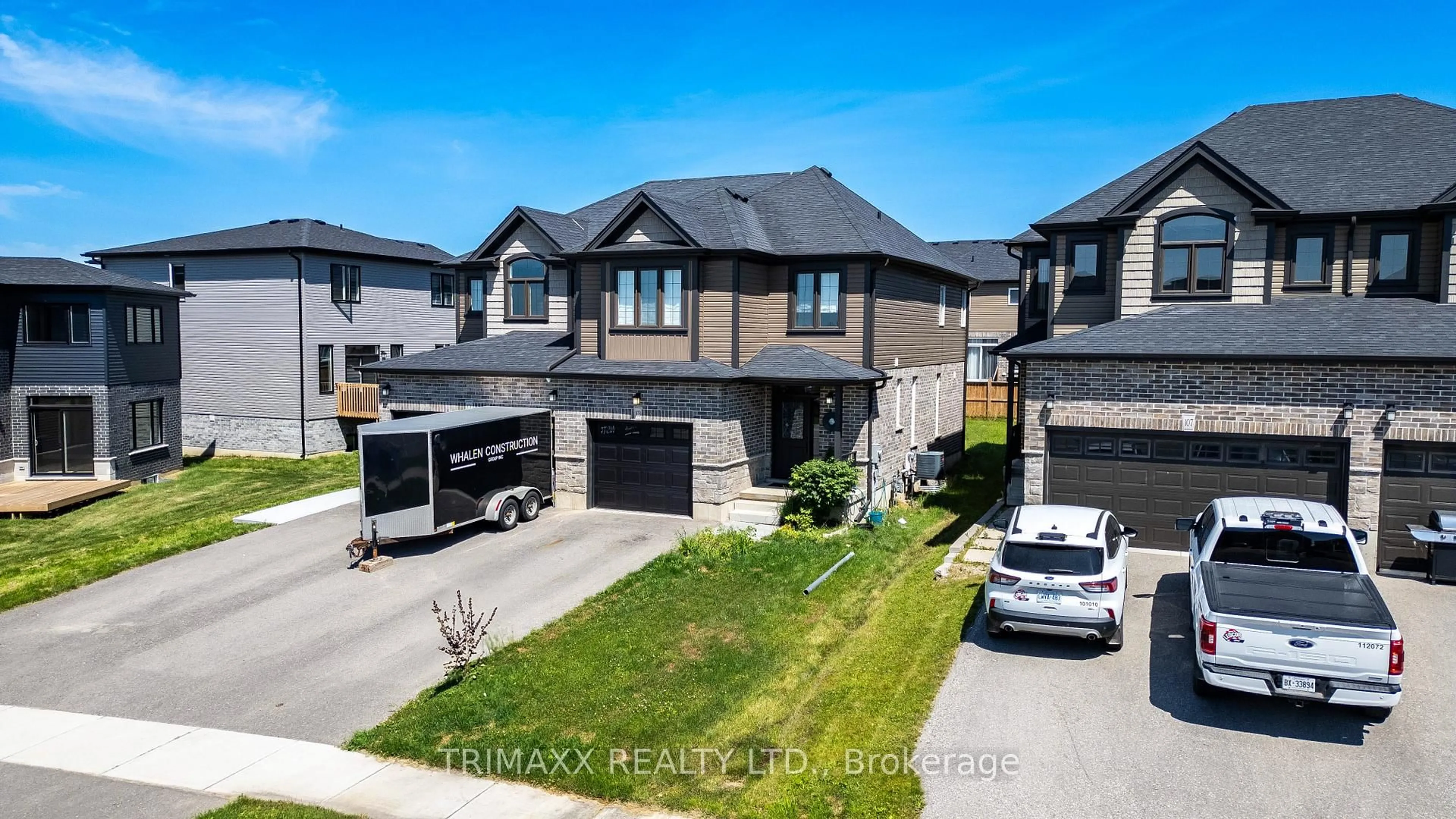 A pic from outside/outdoor area/front of a property/back of a property/a pic from drone, street for 103 Links Cres, Woodstock Ontario N4T 0K7