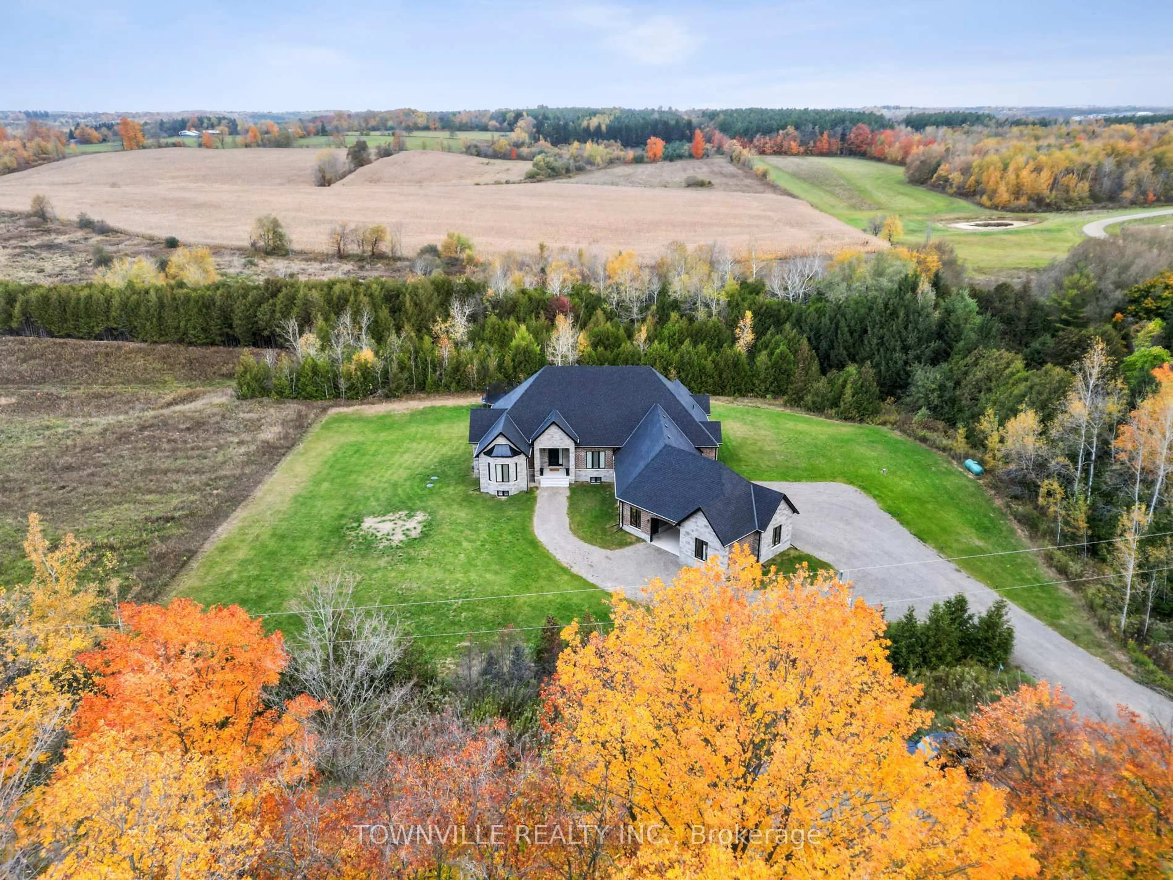 A pic from outside/outdoor area/front of a property/back of a property/a pic from drone, unknown for 9042 Sideroad 10, Erin Ontario L7J 2L8