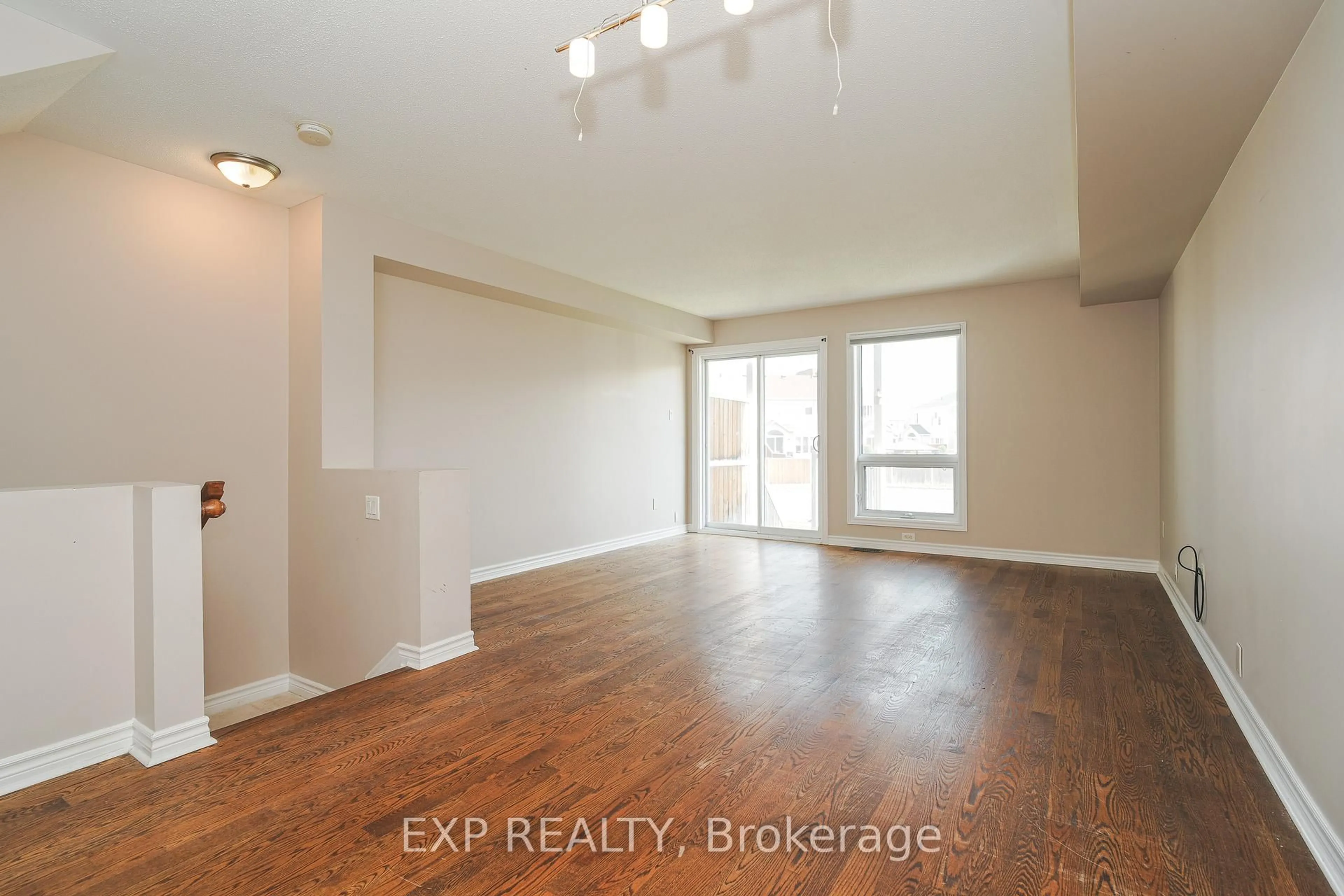 A pic of a room for 620 Lakeridge Dr, Ottawa Ontario K4A 0H4