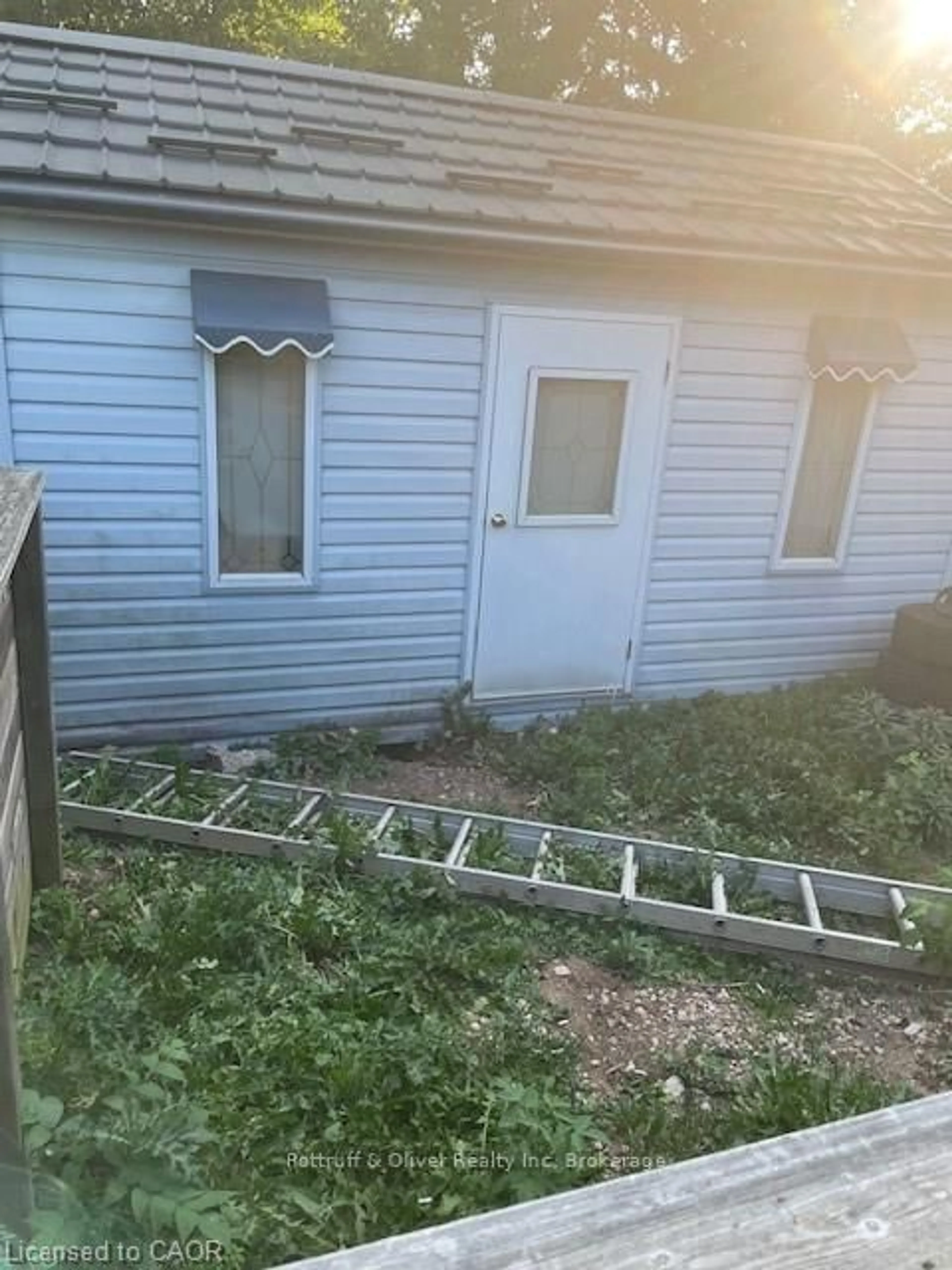 Shed for 156 Traynor Ave, Kitchener Ontario N2C 1W5