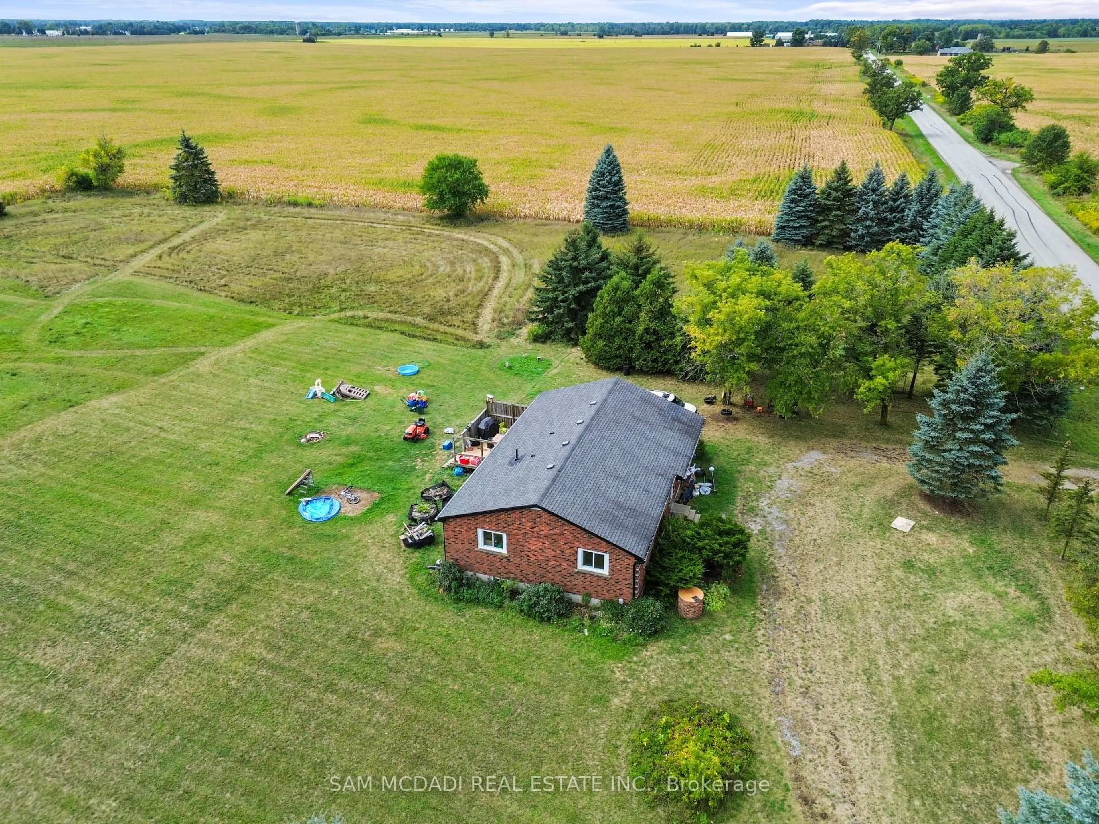 A pic from outside/outdoor area/front of a property/back of a property/a pic from drone, unknown for 5 Eighth Concession Rd, Brant Ontario N0E 1A0