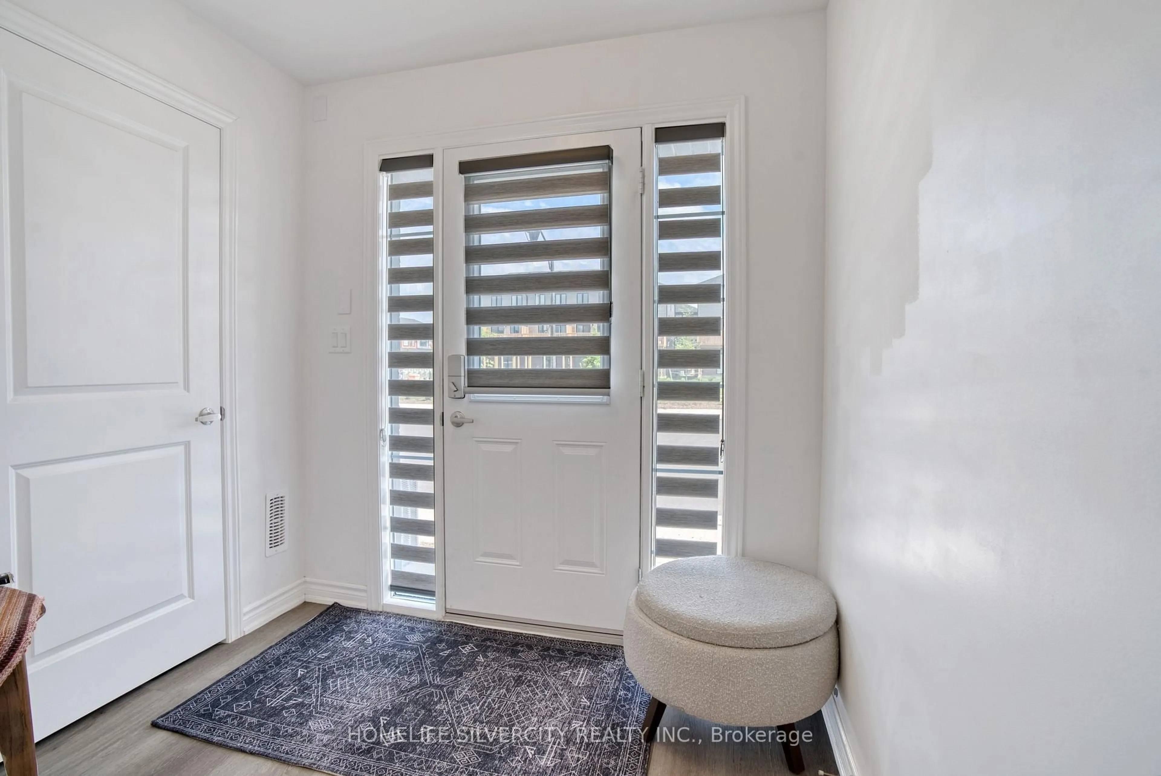Indoor entryway for 461 Blackburn Dr #119, Brantford Ontario N3T 0W9