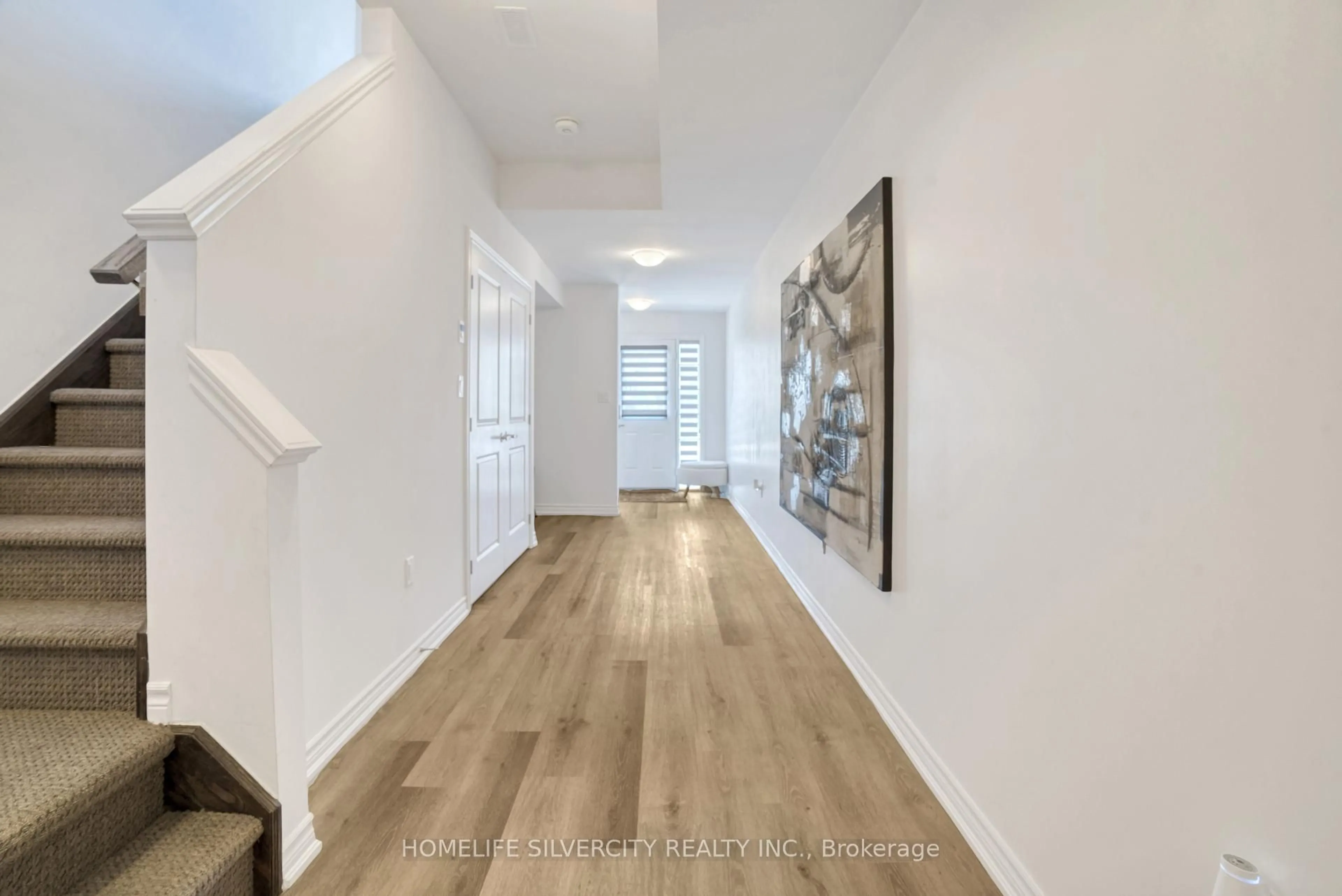 Indoor entryway for 461 Blackburn Dr #119, Brantford Ontario N3T 0W9