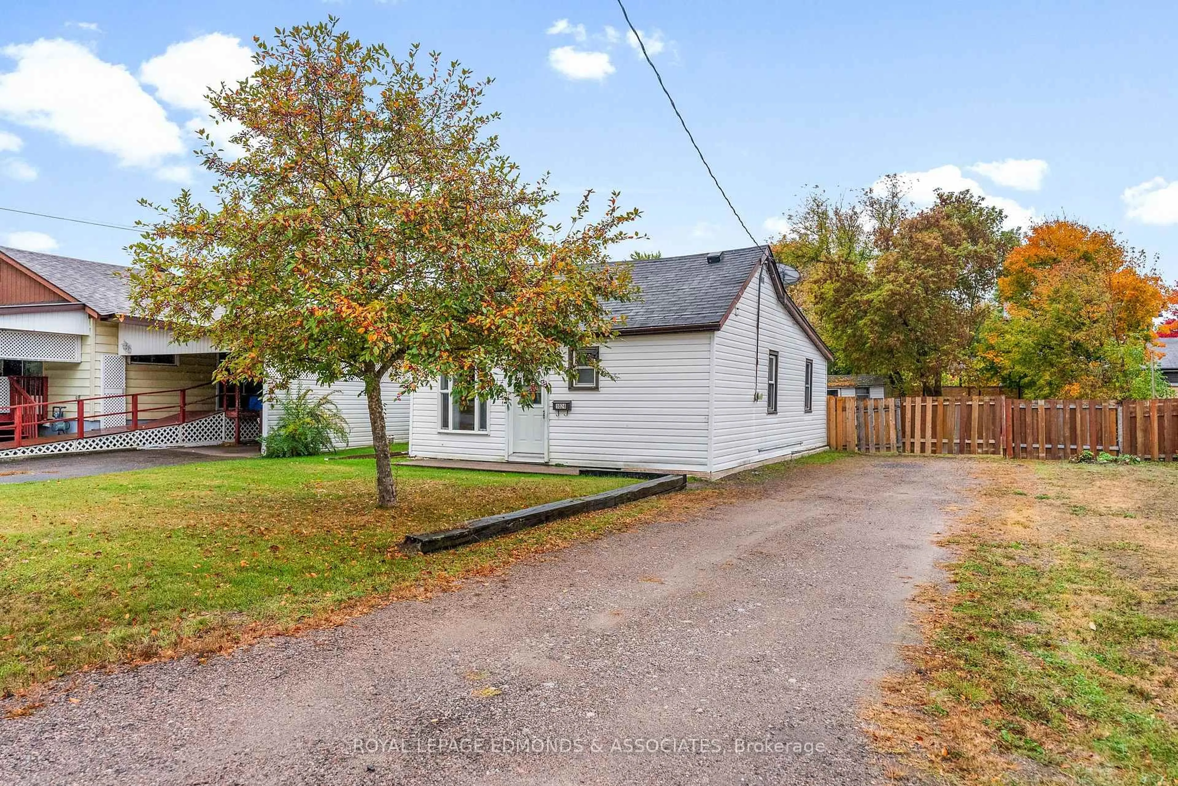 Unknown for 1024 Poirier St, Pembroke Ontario K8A 6H2