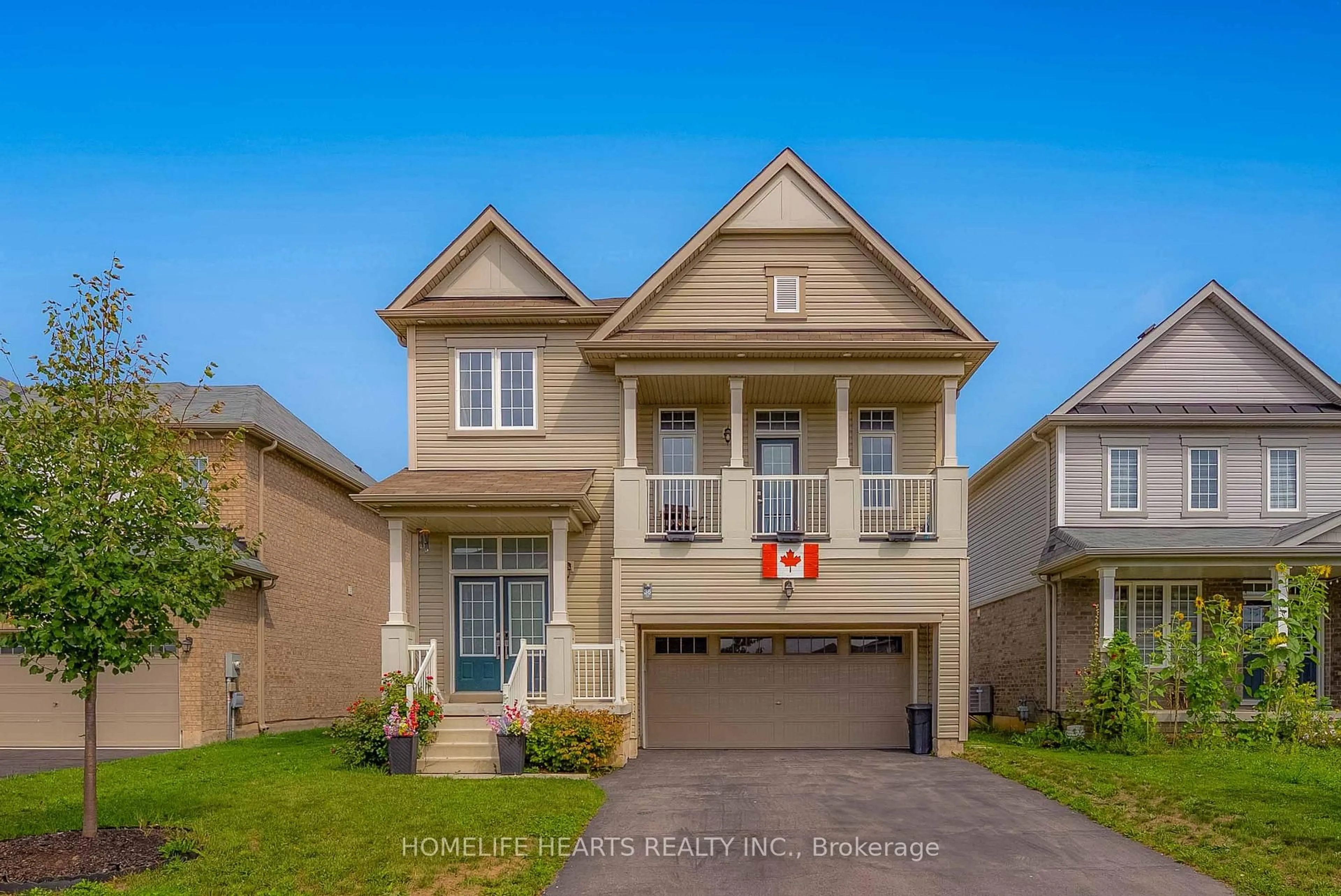 Home with vinyl exterior material, street for 36 Esther Cres, Thorold Ontario L3B 0G1