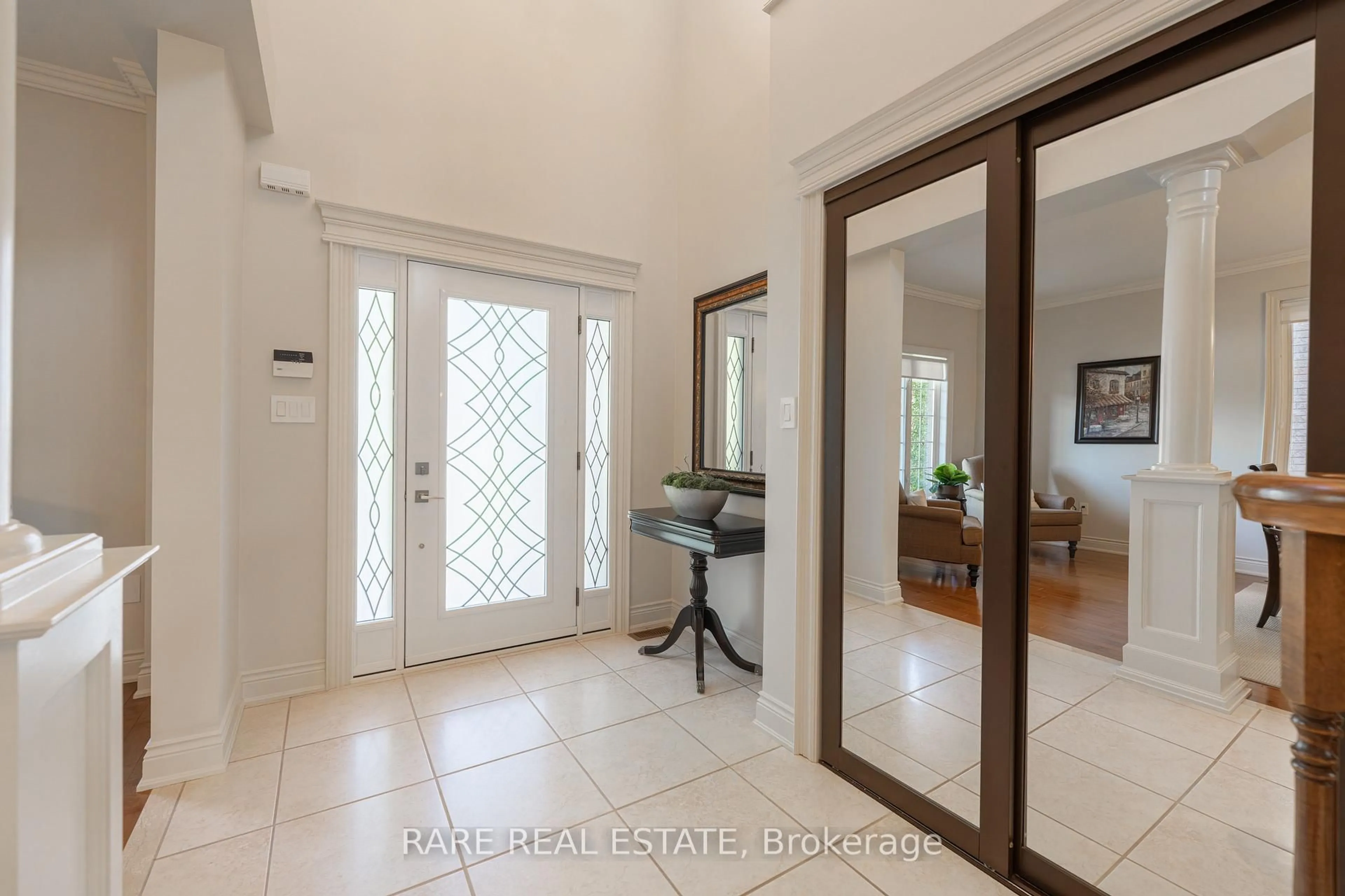 Indoor entryway for 86 Silverlace Circ, Hamilton Ontario L8E 6A6