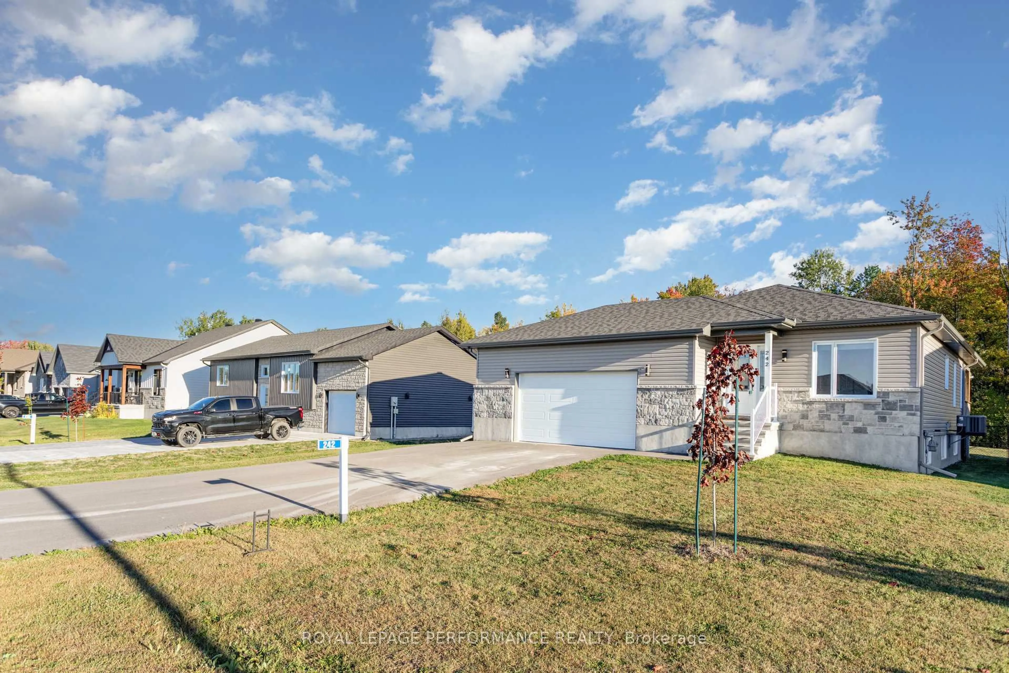 A pic from outside/outdoor area/front of a property/back of a property/a pic from drone, street for 242 Roxanne St, Clarence-Rockland Ontario K0A 1N0