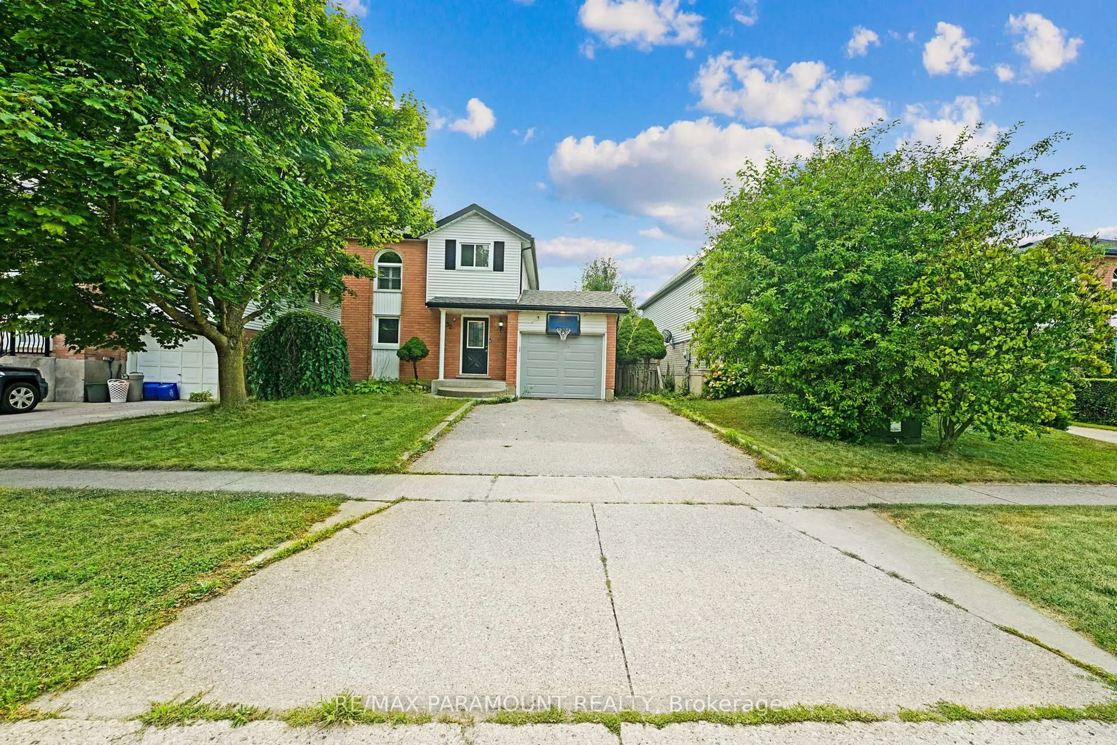 Unknown for 32 Enfield Dr, Cambridge Ontario N1P 1A5