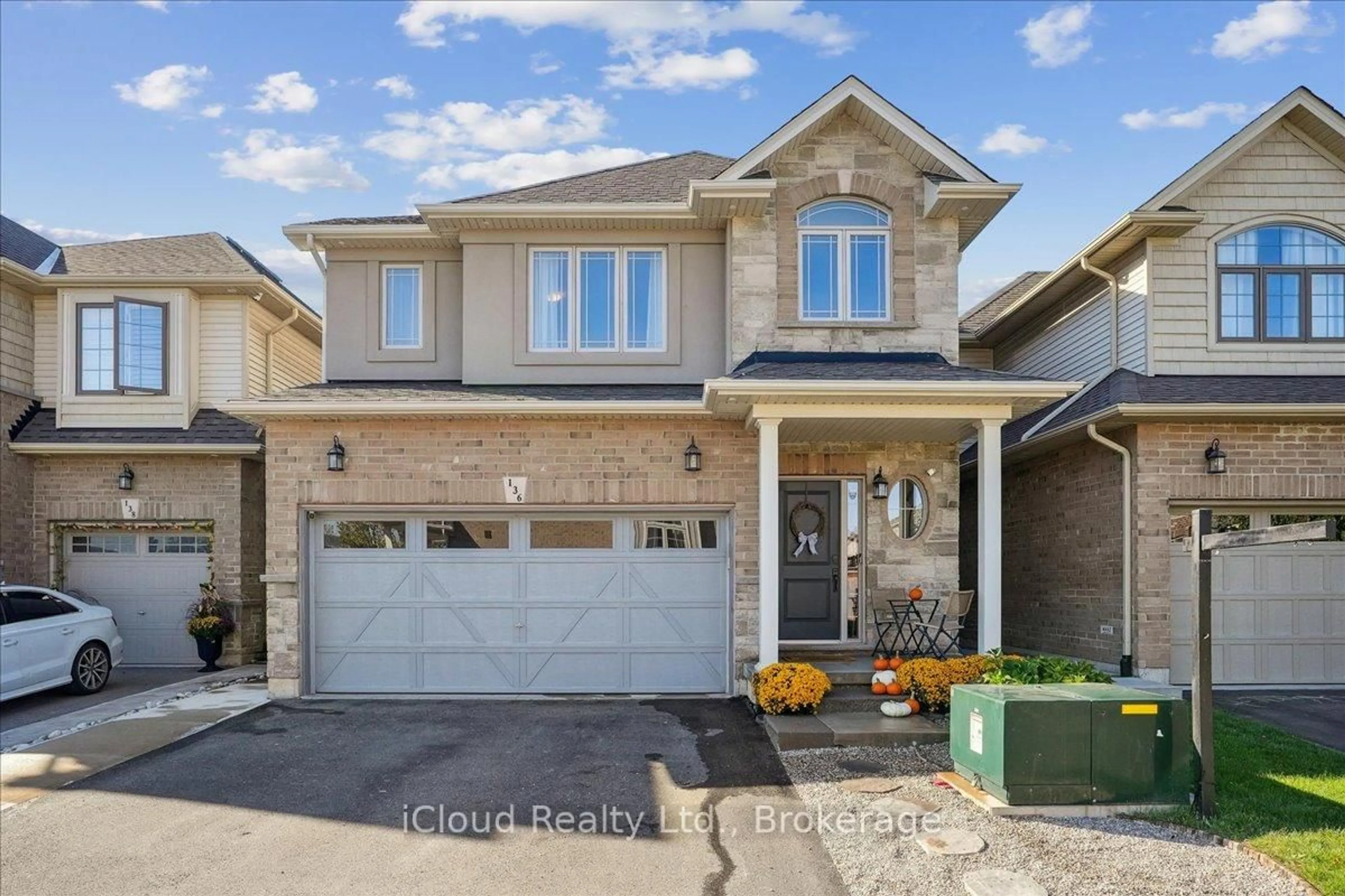 Home with brick exterior material, street for 136 Dunrobin Lane, Grimsby Ontario L3M 0H4