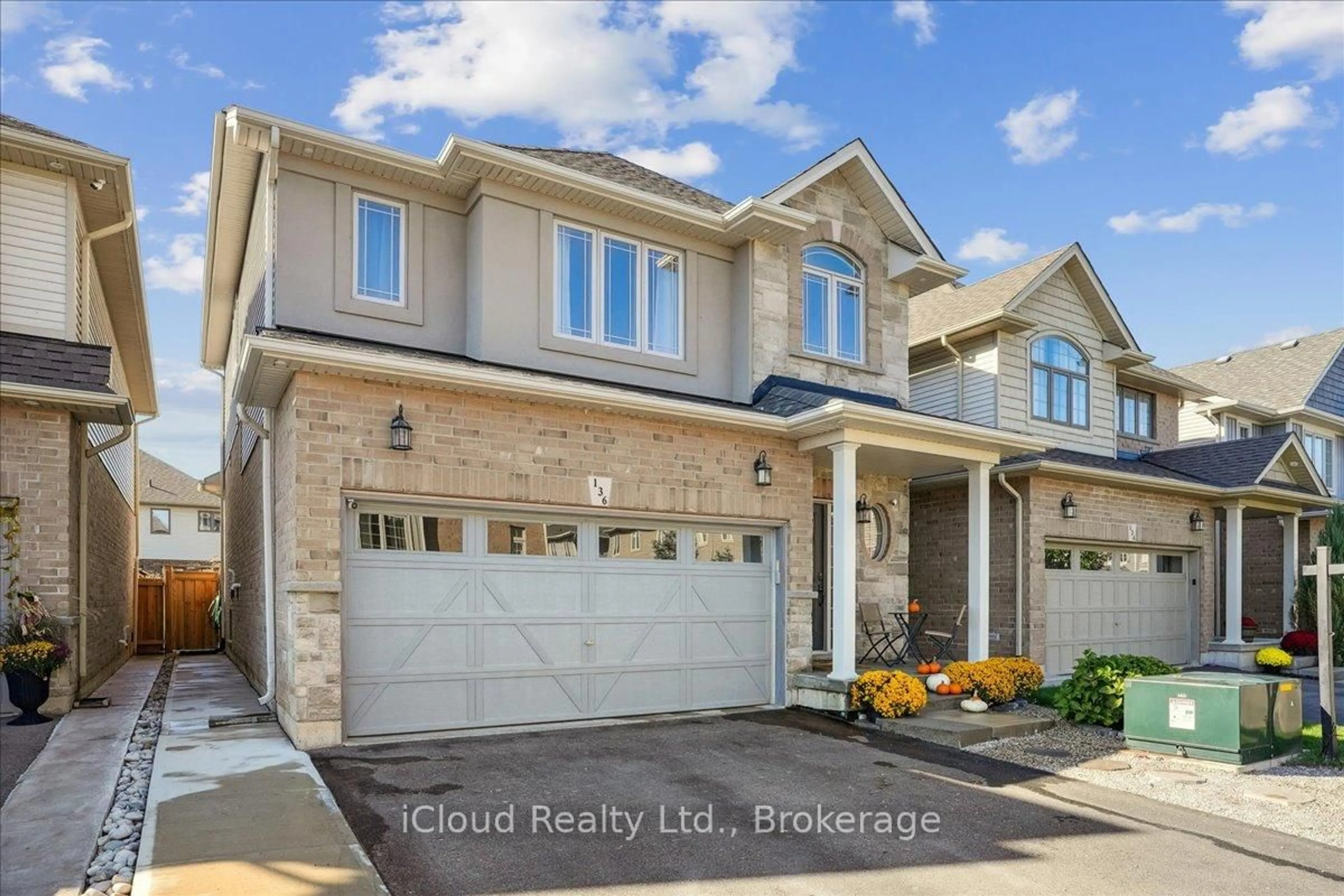 Home with brick exterior material, street for 136 Dunrobin Lane, Grimsby Ontario L3M 0H4