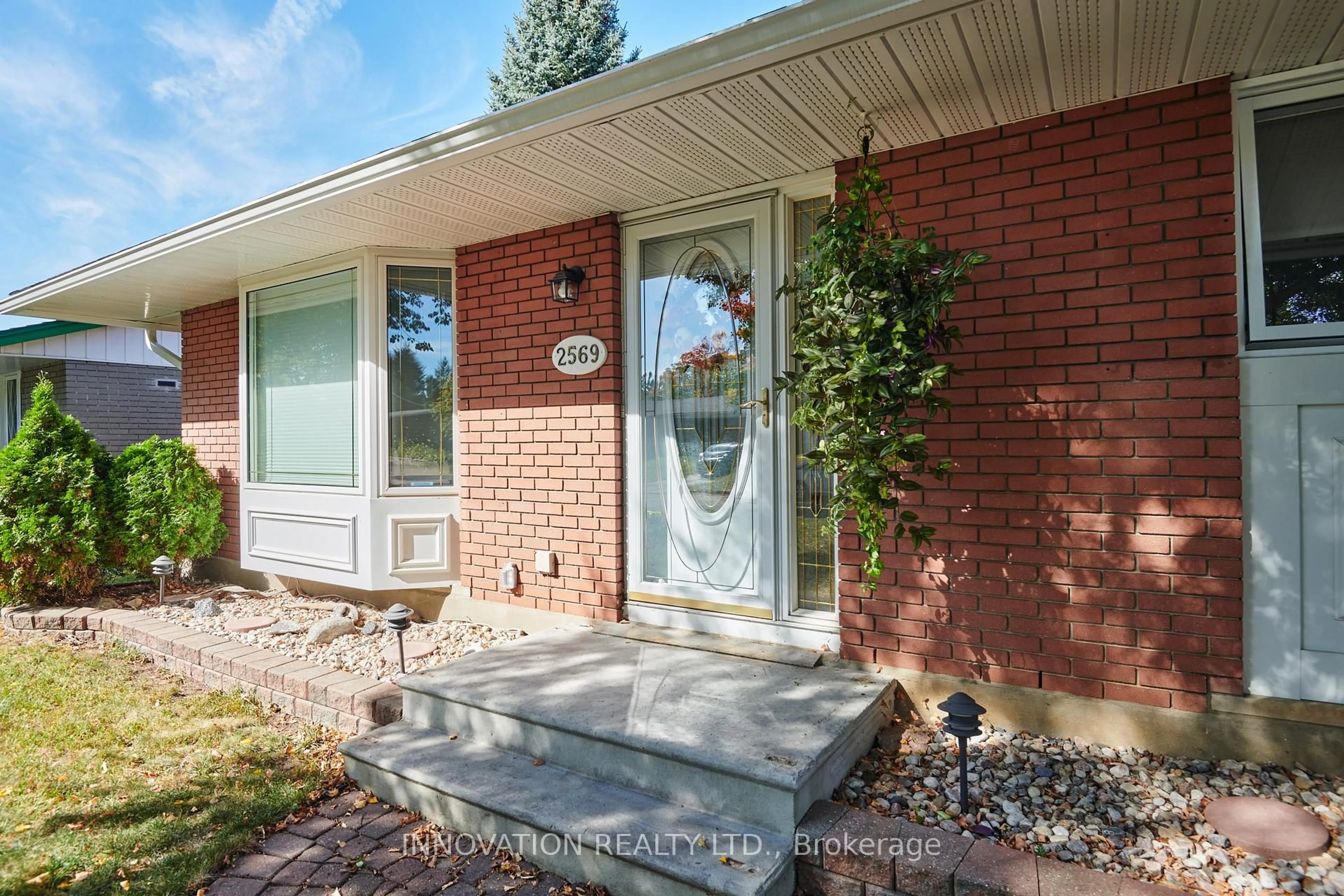 Home with brick exterior material, street for 2569 Hanlon Ave, Ottawa Ontario K2B 7X2