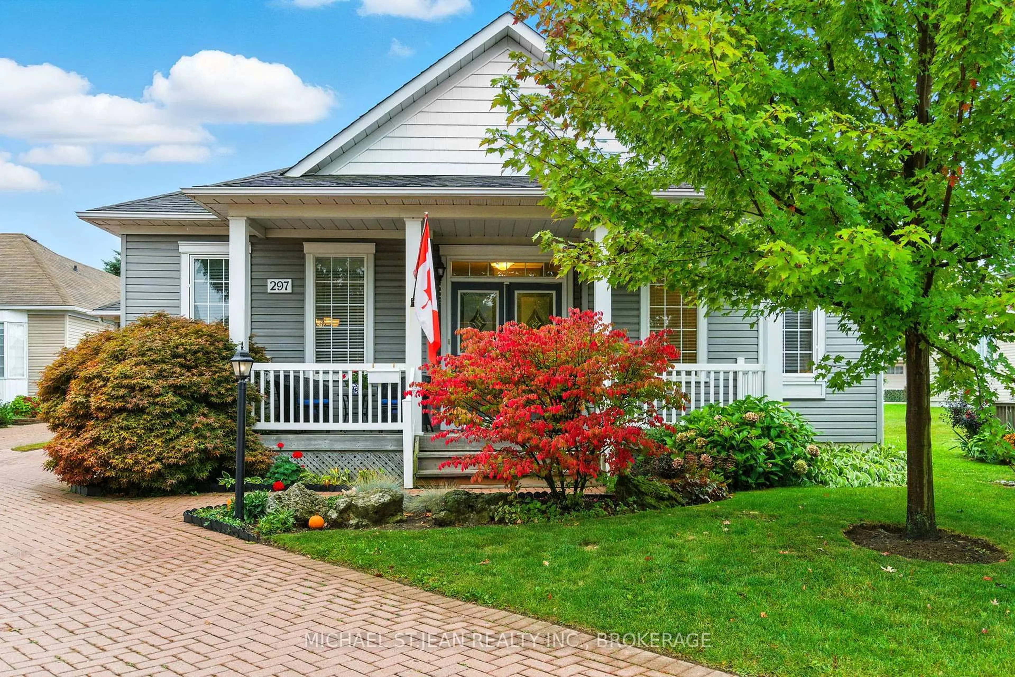 Home with vinyl exterior material, street for 297 Silverbirch Blvd #31, Hamilton Ontario L0R 1W0