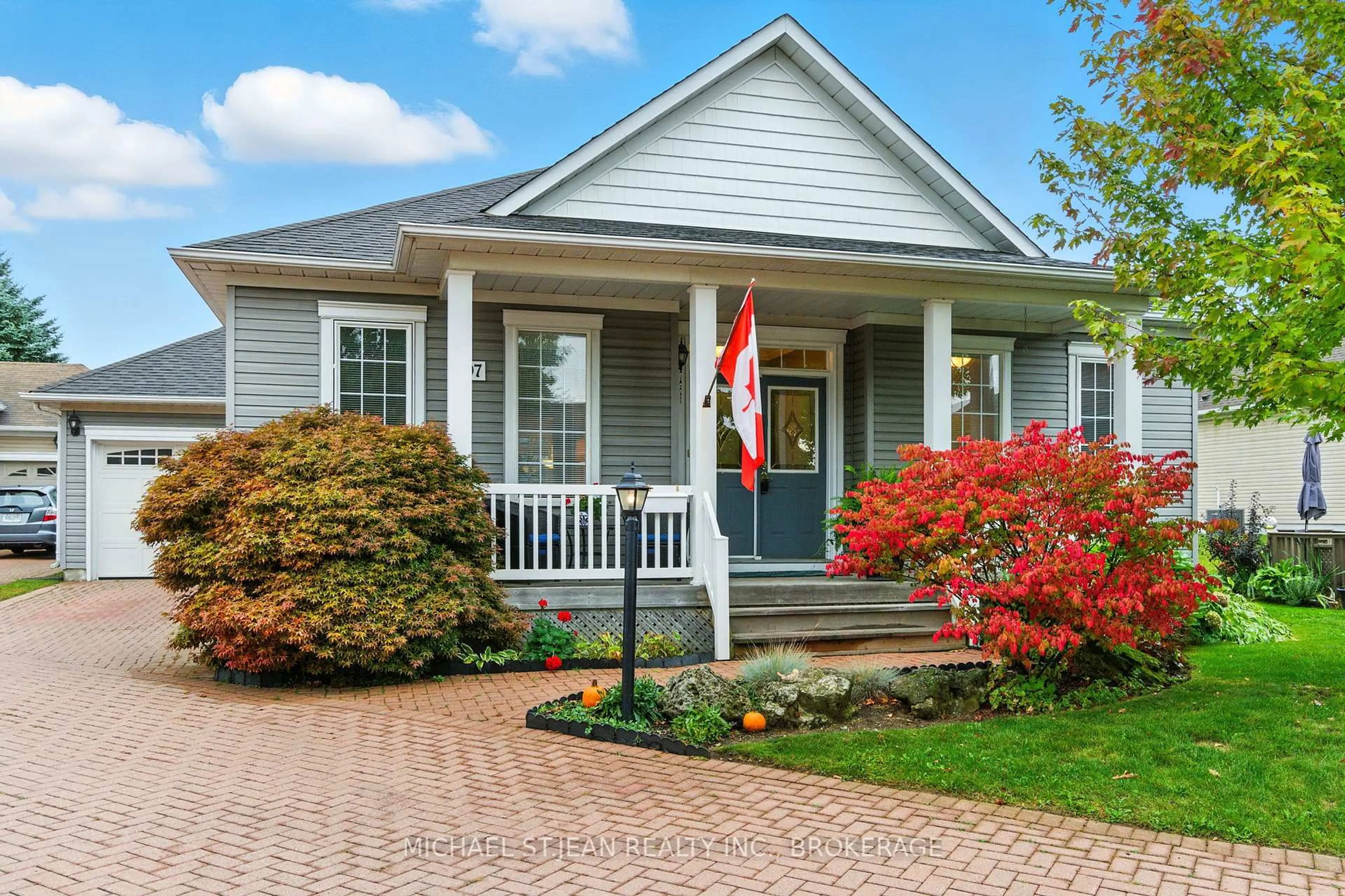 Home with vinyl exterior material, street for 297 Silverbirch Blvd #31, Hamilton Ontario L0R 1W0