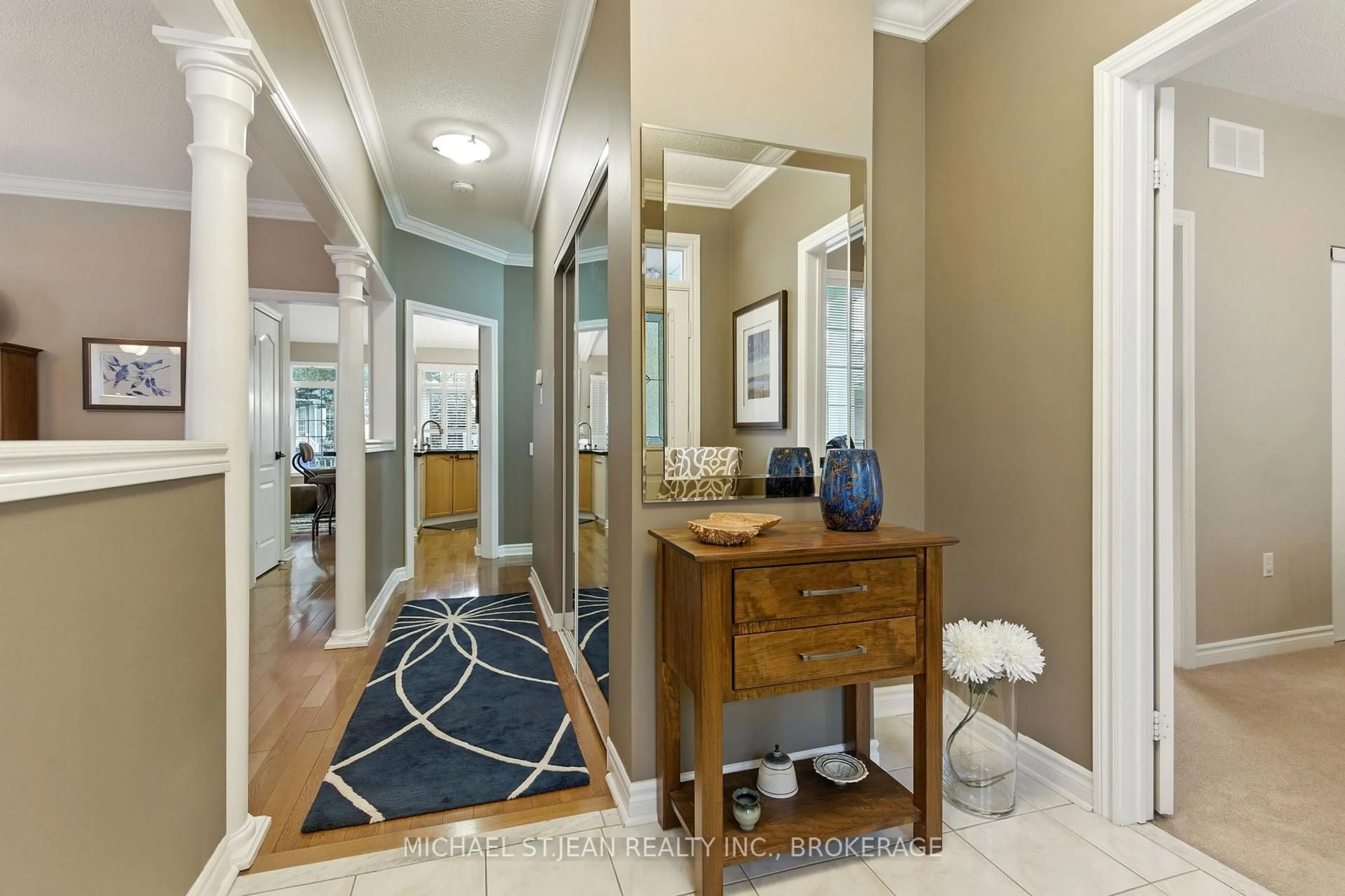 Indoor entryway for 297 Silverbirch Blvd #31, Hamilton Ontario L0R 1W0