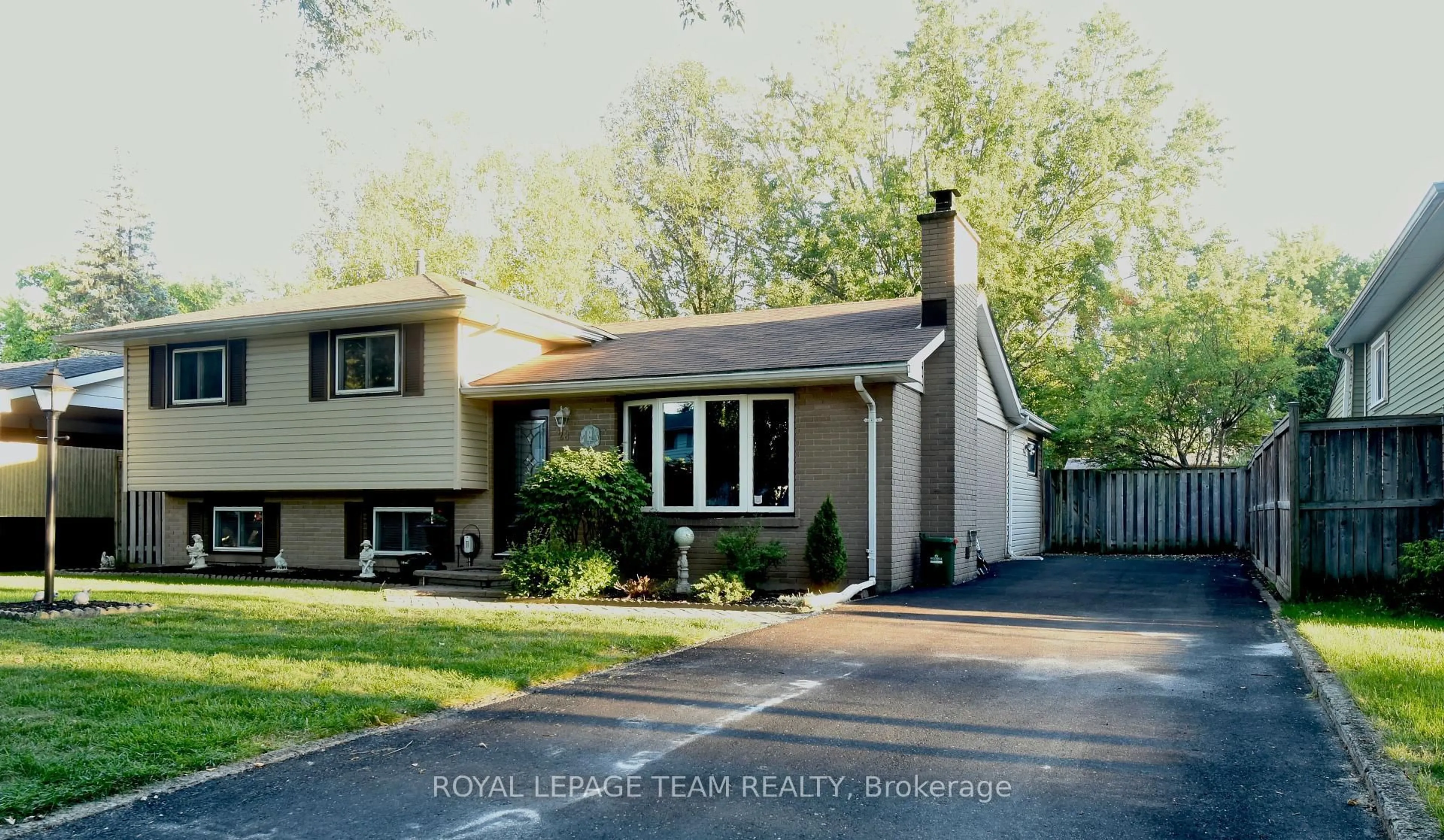 Home with vinyl exterior material, street for 28 Peden Blvd, Brockville Ontario K6V 3K3