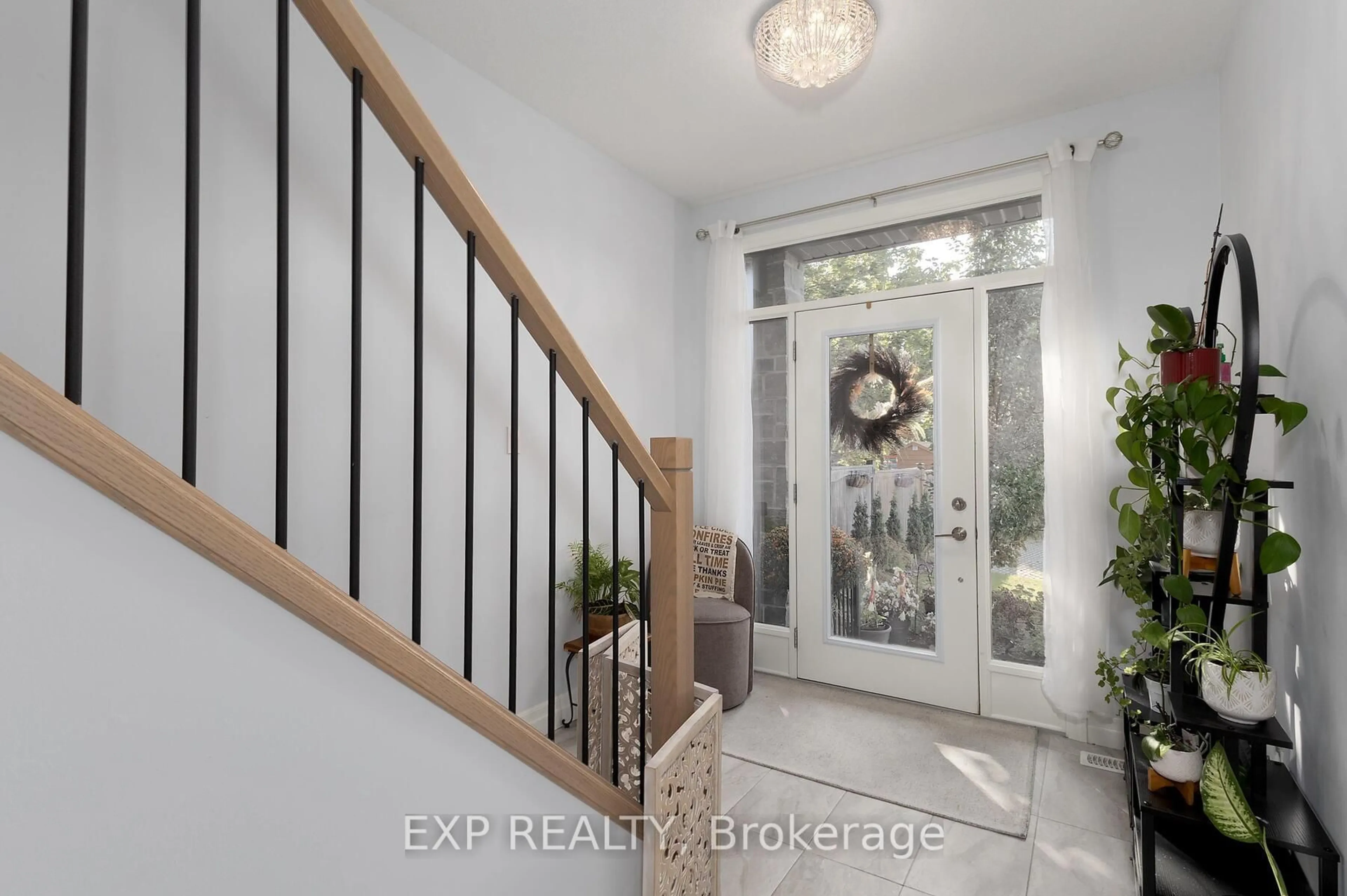 Indoor entryway for 4700 Hamilton Rd #29, Thames Centre Ontario N0L 1G6