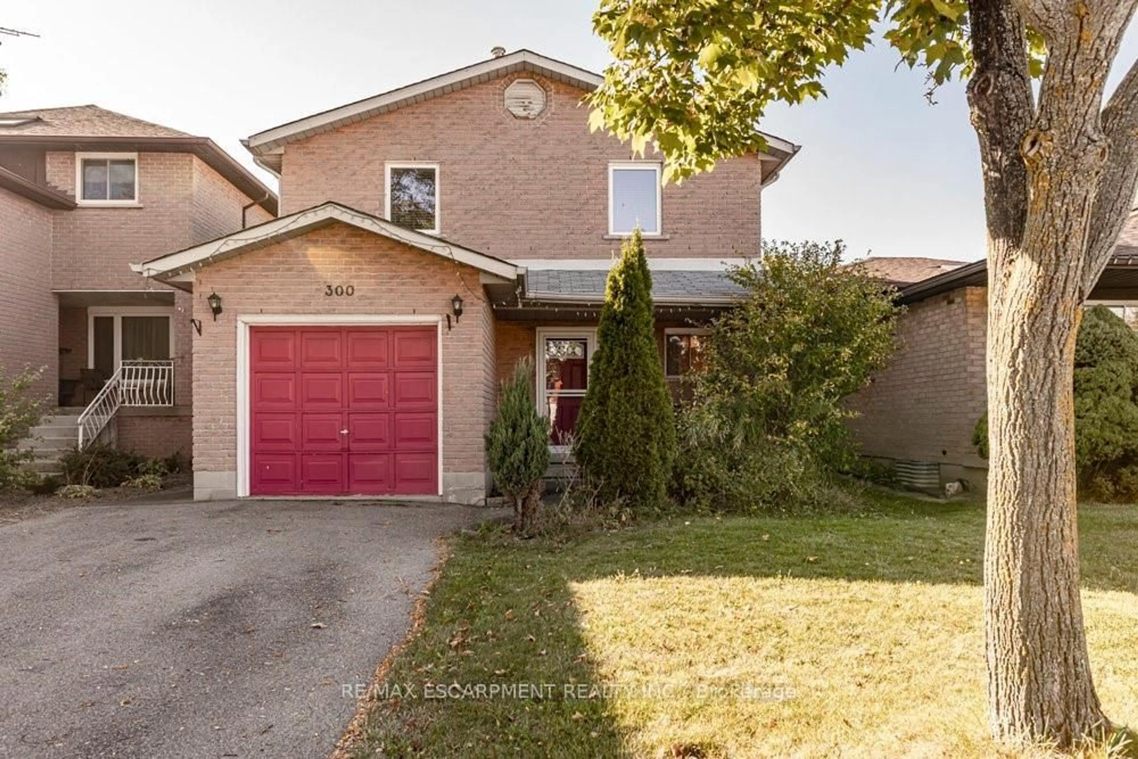 Home with brick exterior material, street for 300 CRERAR Dr, Hamilton Ontario L9A 5B5