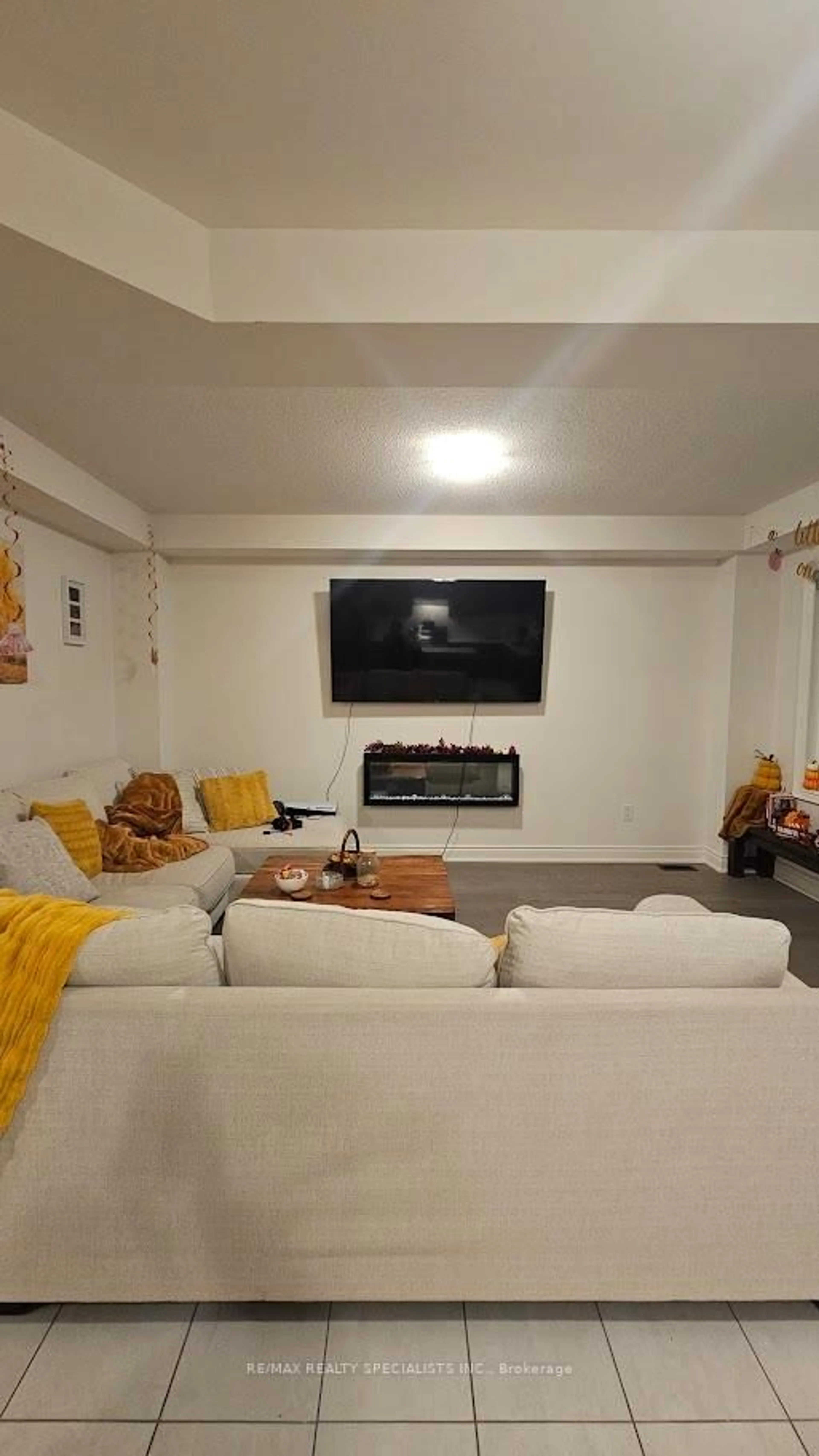 Unknown for 120 BLOOMFIELD Cres, Cambridge Ontario N1R 5S2