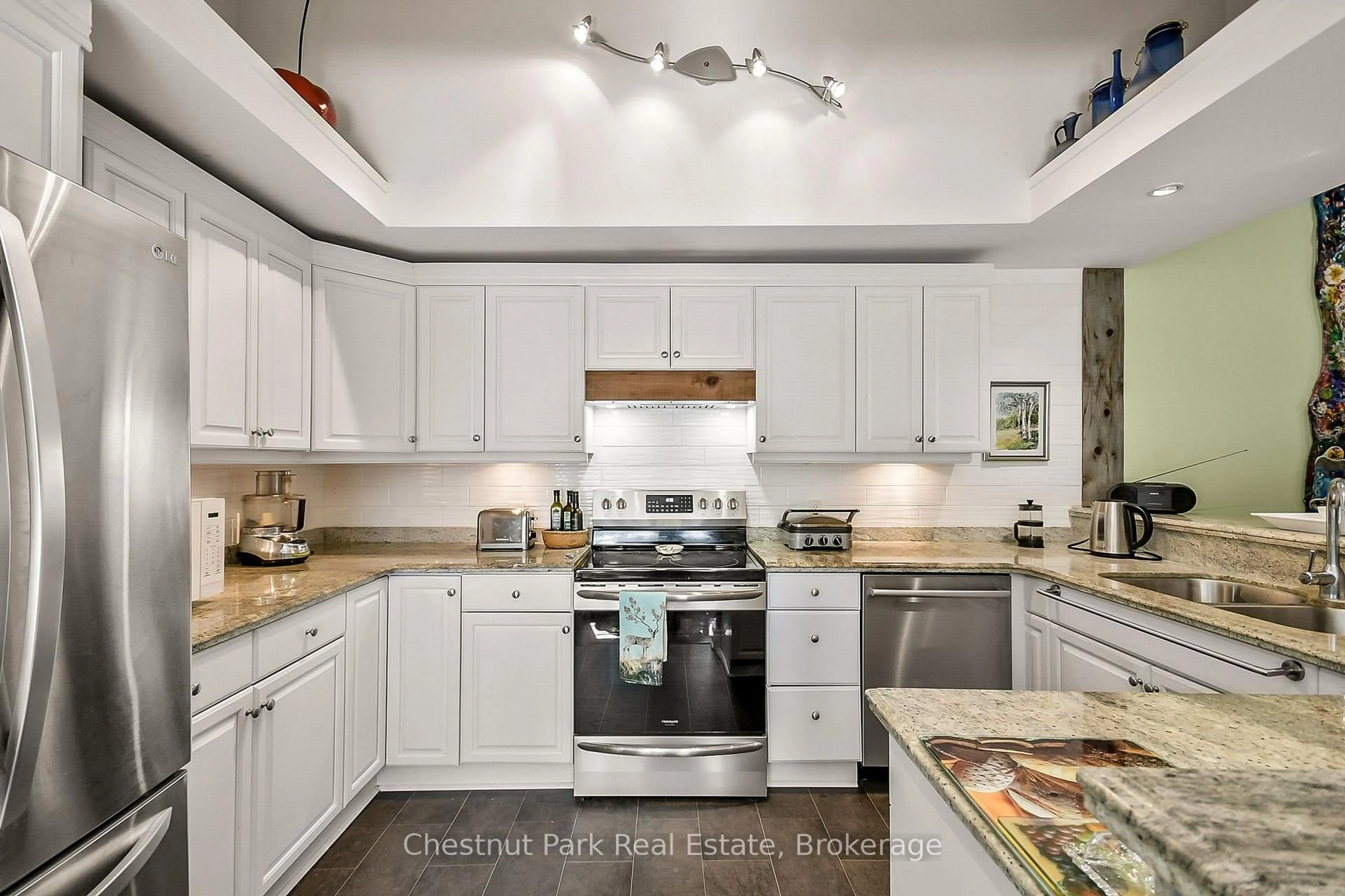 Open concept kitchen, ceramic/tile floor for 1226 Milford Bay Rd, Muskoka Lakes Ontario P0B 1E0