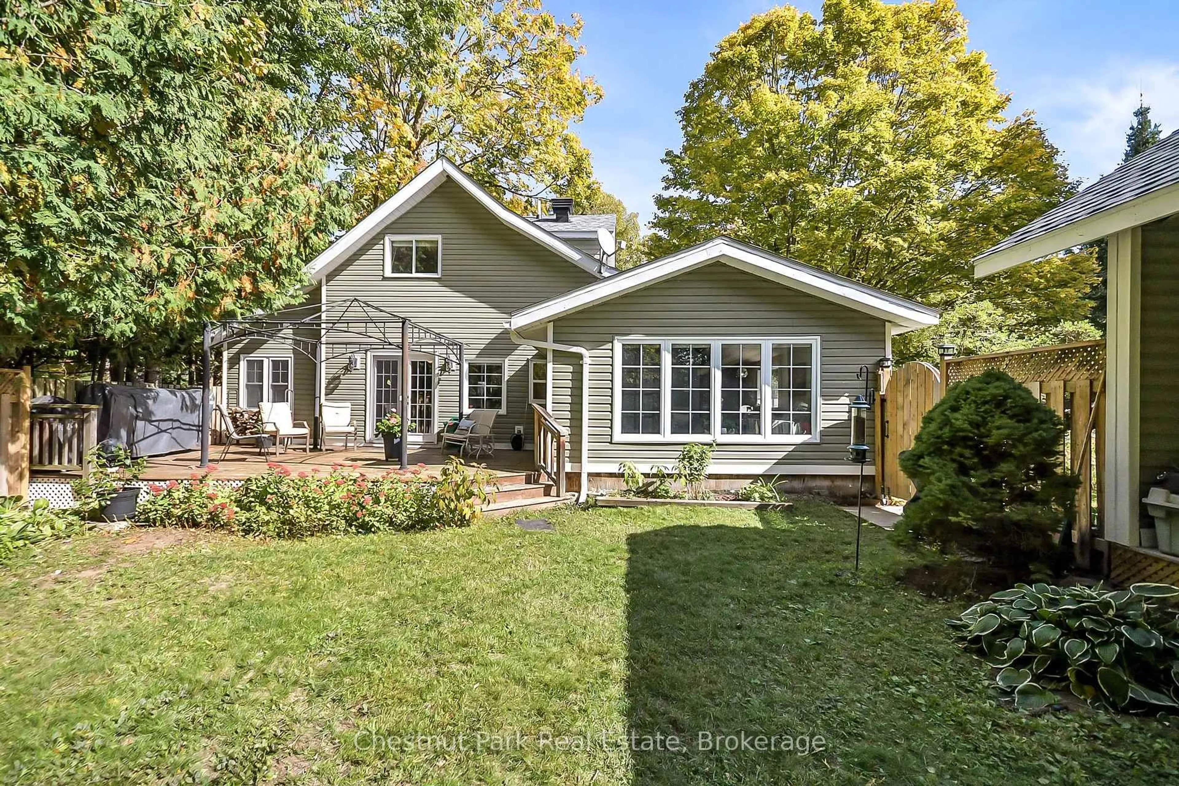 Home with vinyl exterior material, street for 1226 Milford Bay Rd, Muskoka Lakes Ontario P0B 1E0