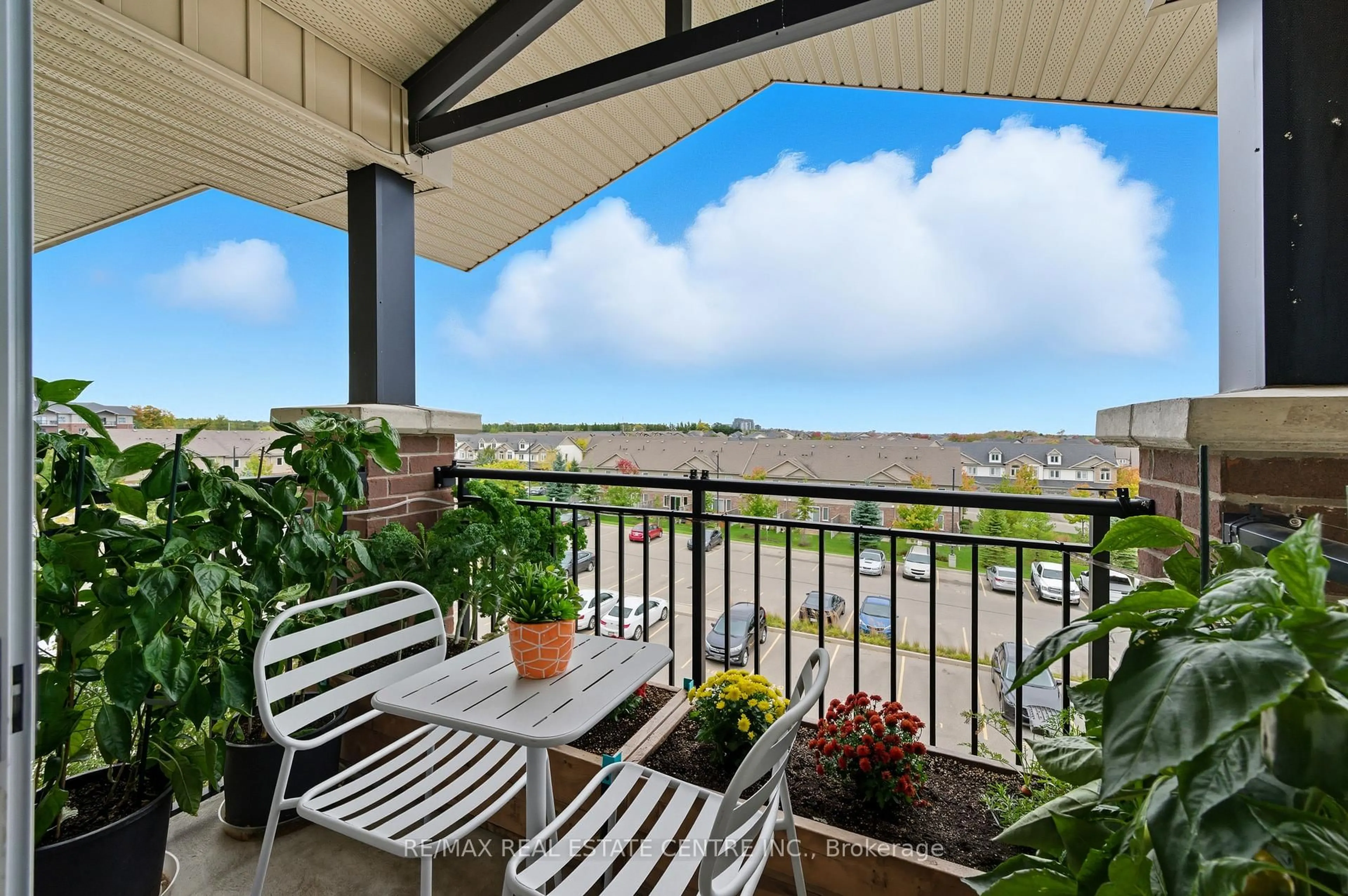 Patio, water/lake/river/ocean view for 67 Kingsbury Sq #411, Guelph Ontario N1L 0L3
