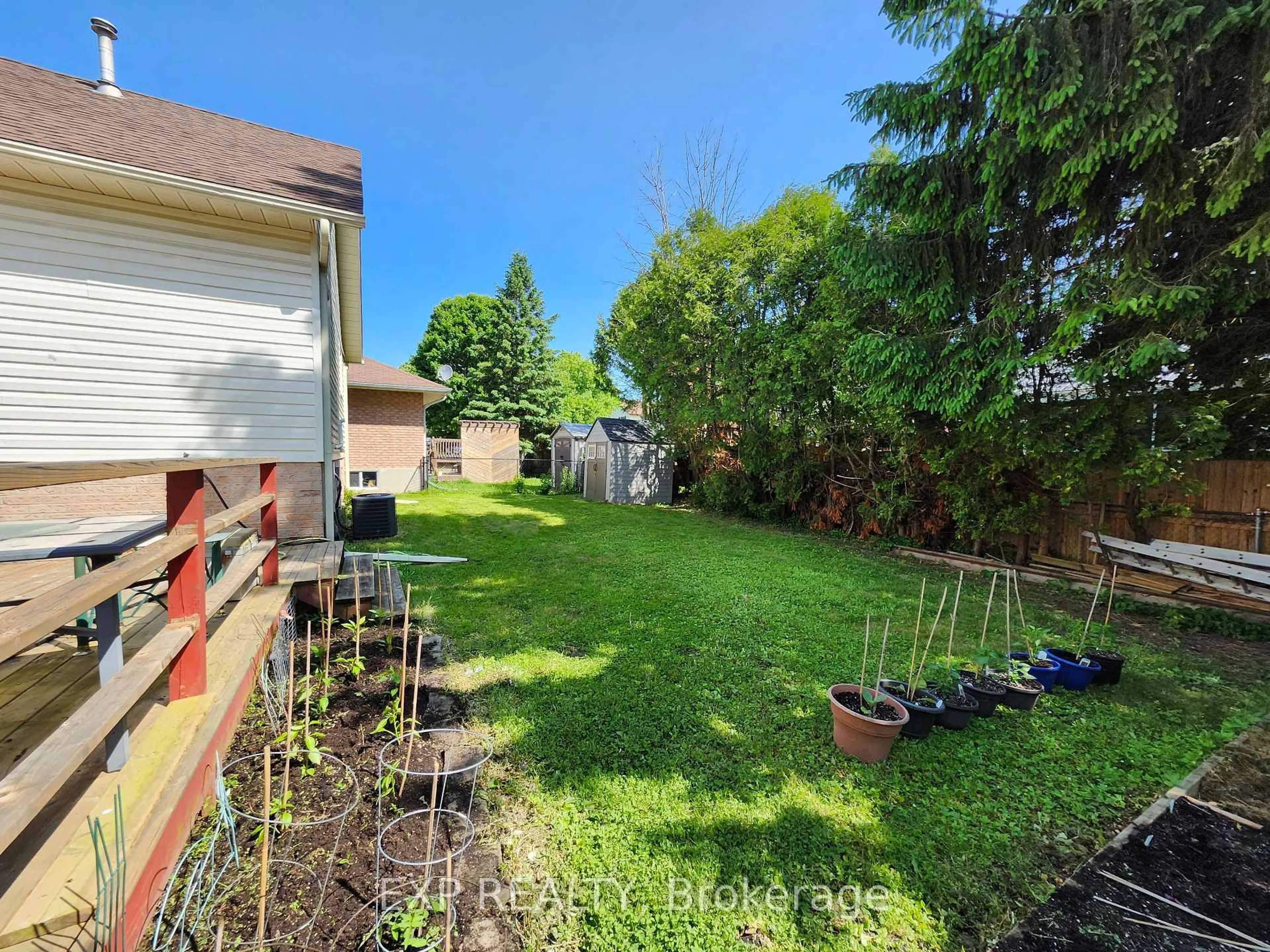 Patio, unknown for 1311 Cuthbertson Ave, Brockville Ontario K6V 6Y2