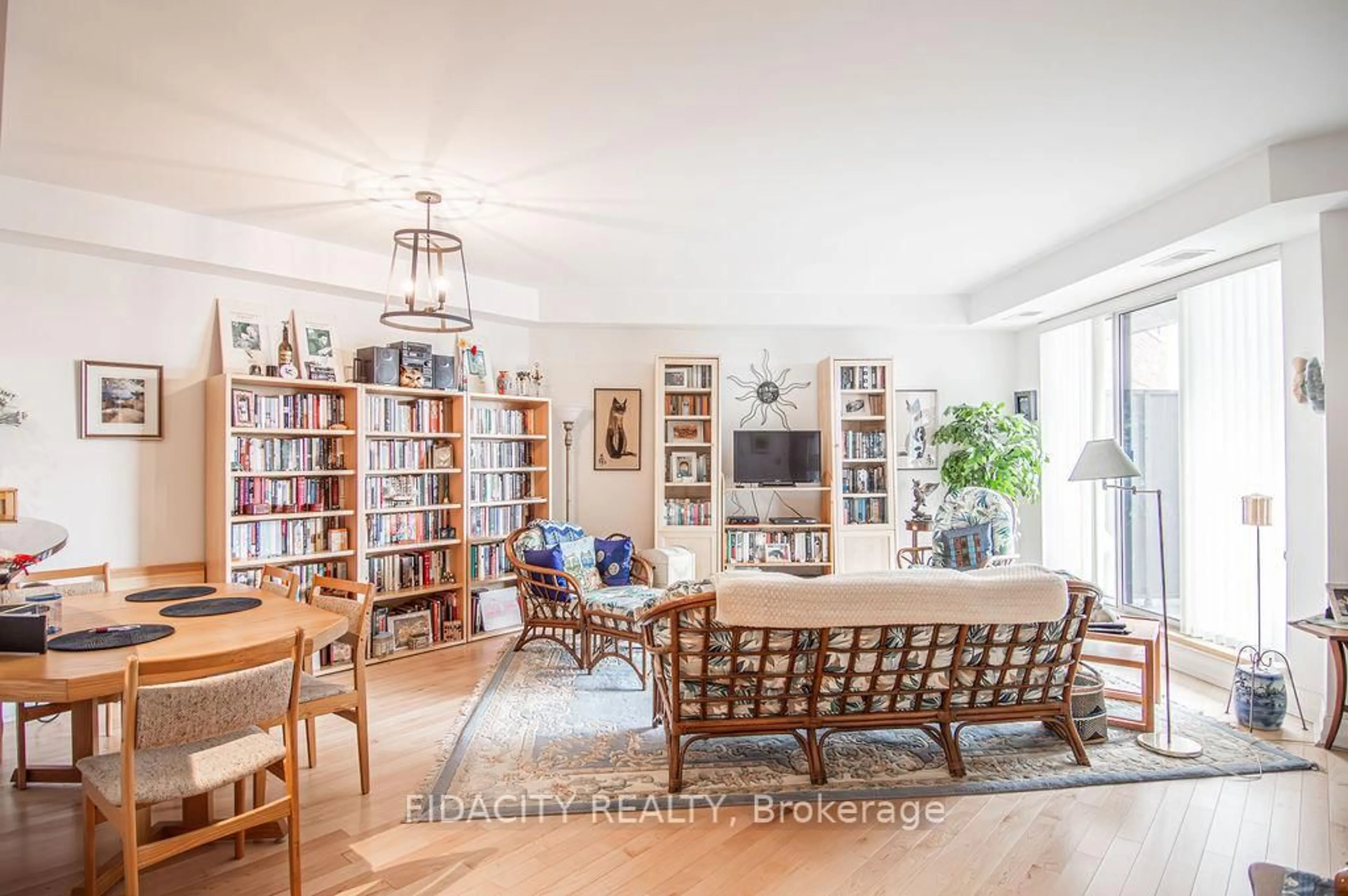 Living room with furniture, unknown for 320 Mcleod St #503, Ottawa Ontario K2P 1A3