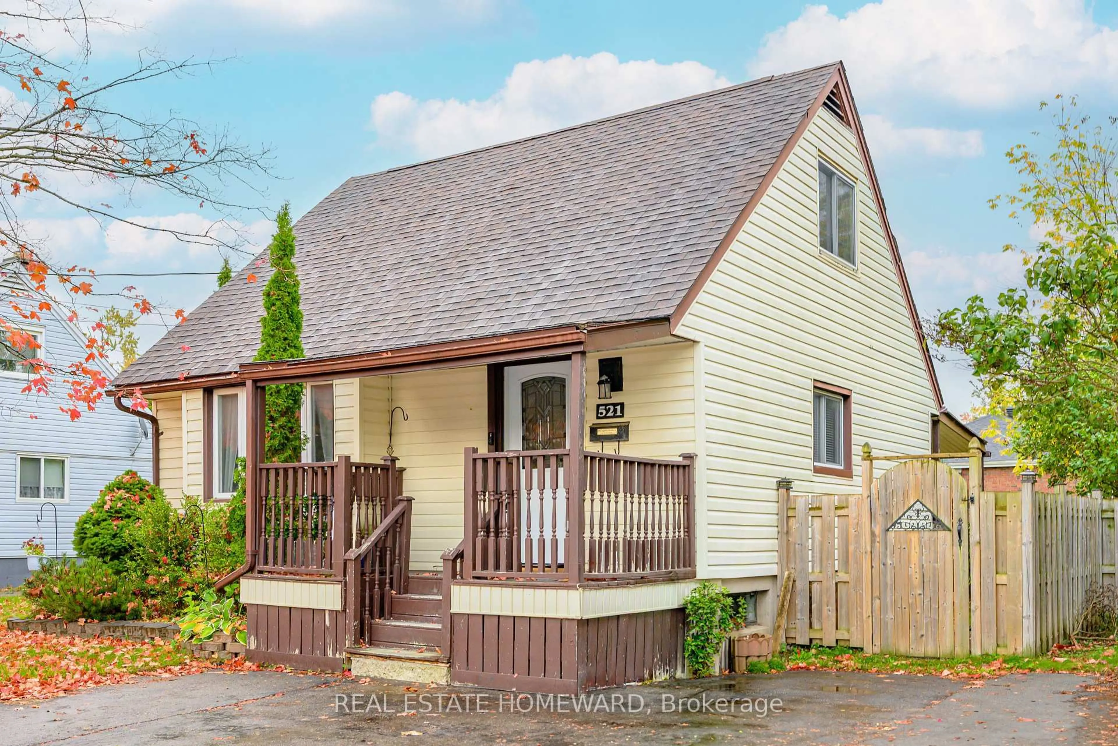 Home with vinyl exterior material, street for 521 O'CONNELL Rd, Peterborough Ontario K9J 4E2