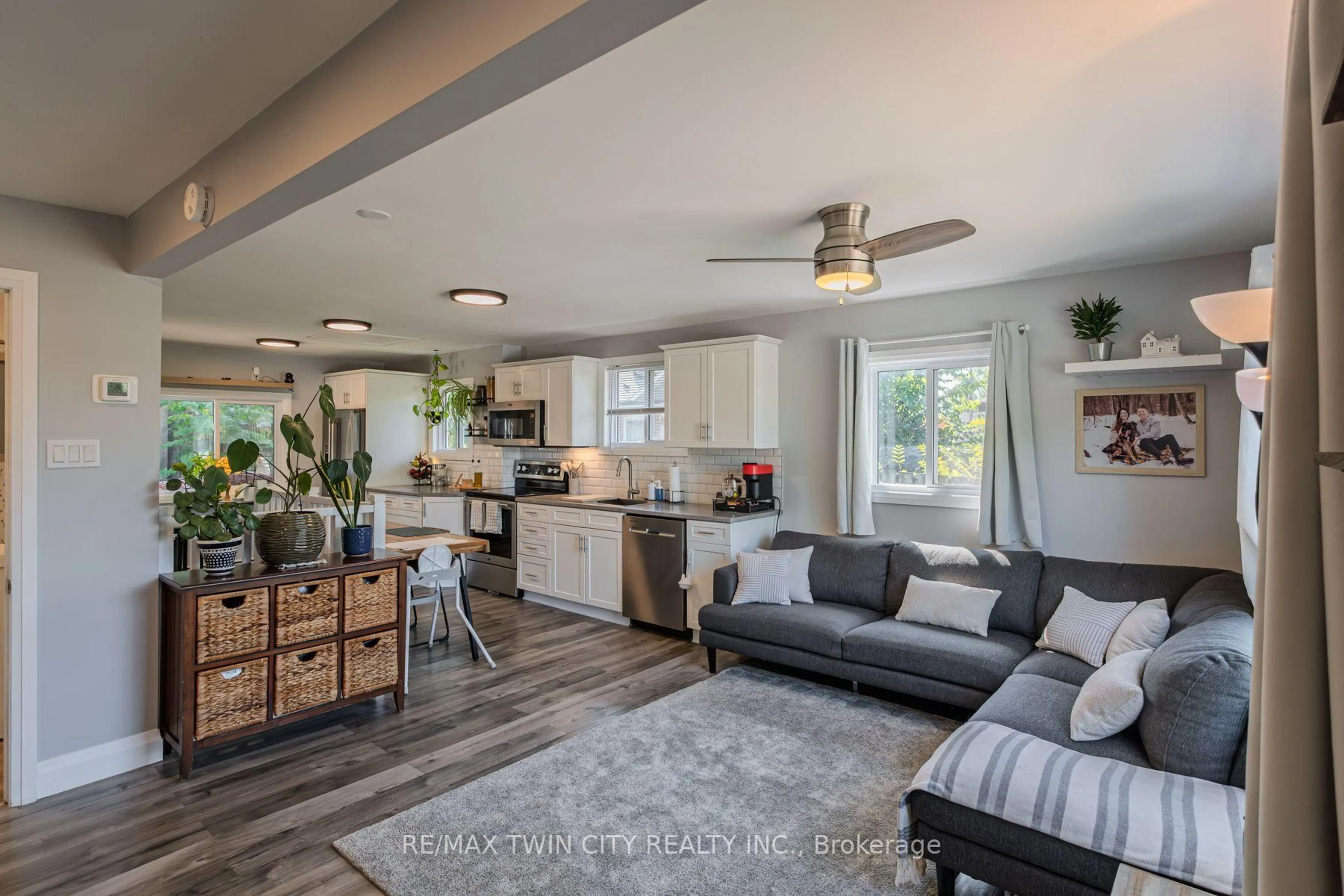Open concept kitchen, unknown for 37 Twelfth Ave, Brantford Ontario N3S 6P1