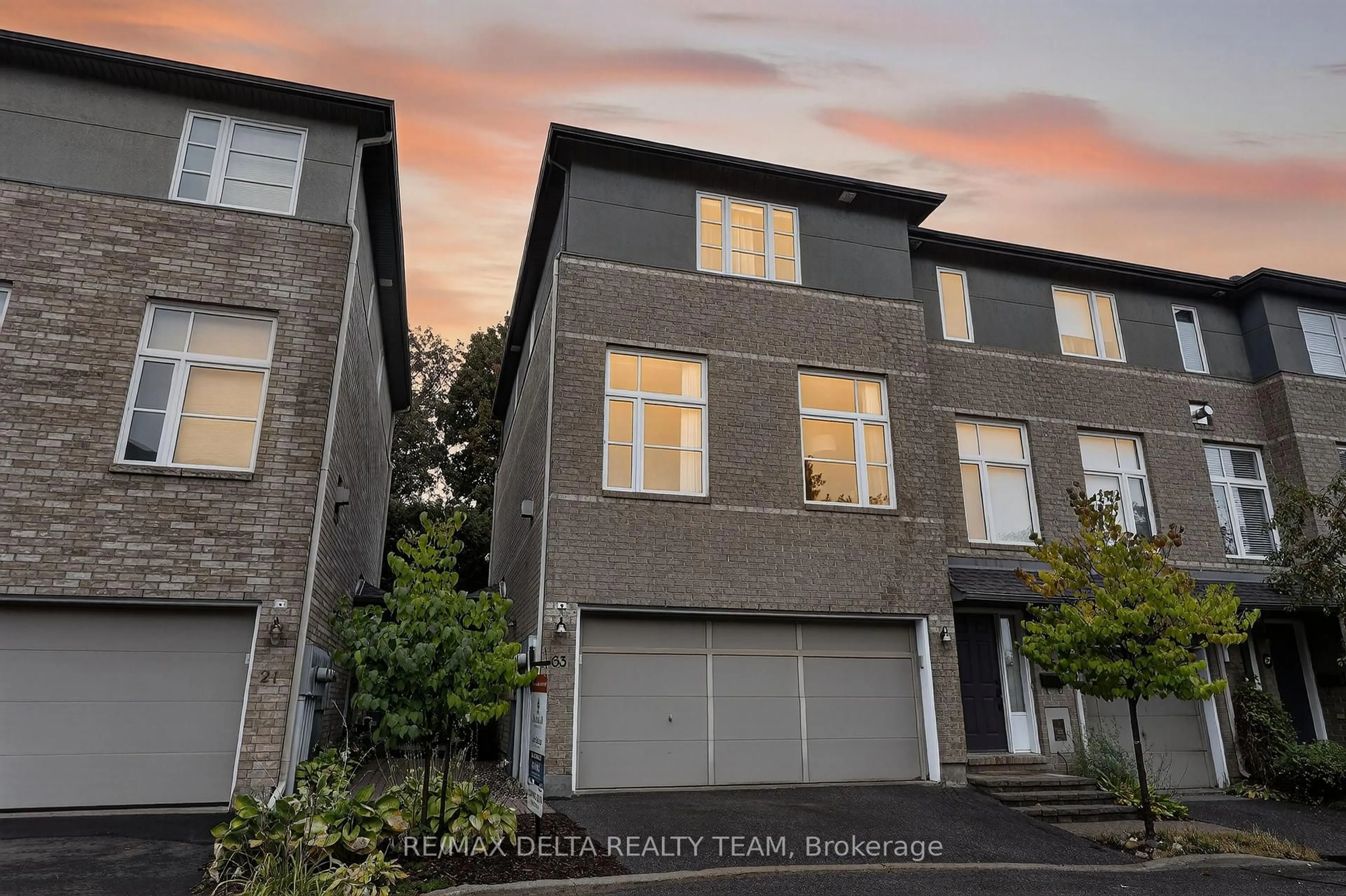 Home with vinyl exterior material, street for 63 Highwood Private, Ottawa Ontario K1K 4X6