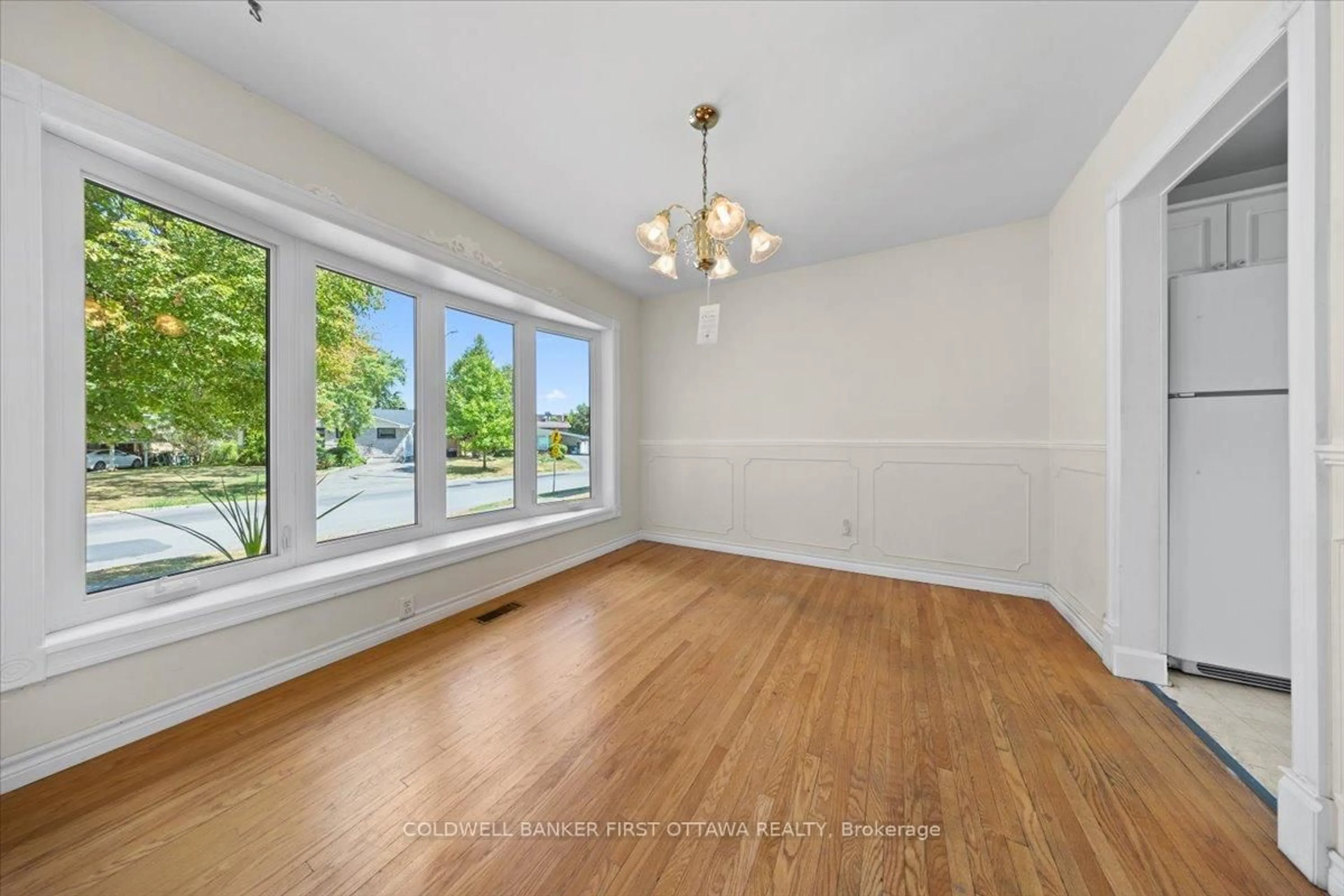 A pic of a room for 2326 Harding Rd, Ottawa Ontario K1G 3B9