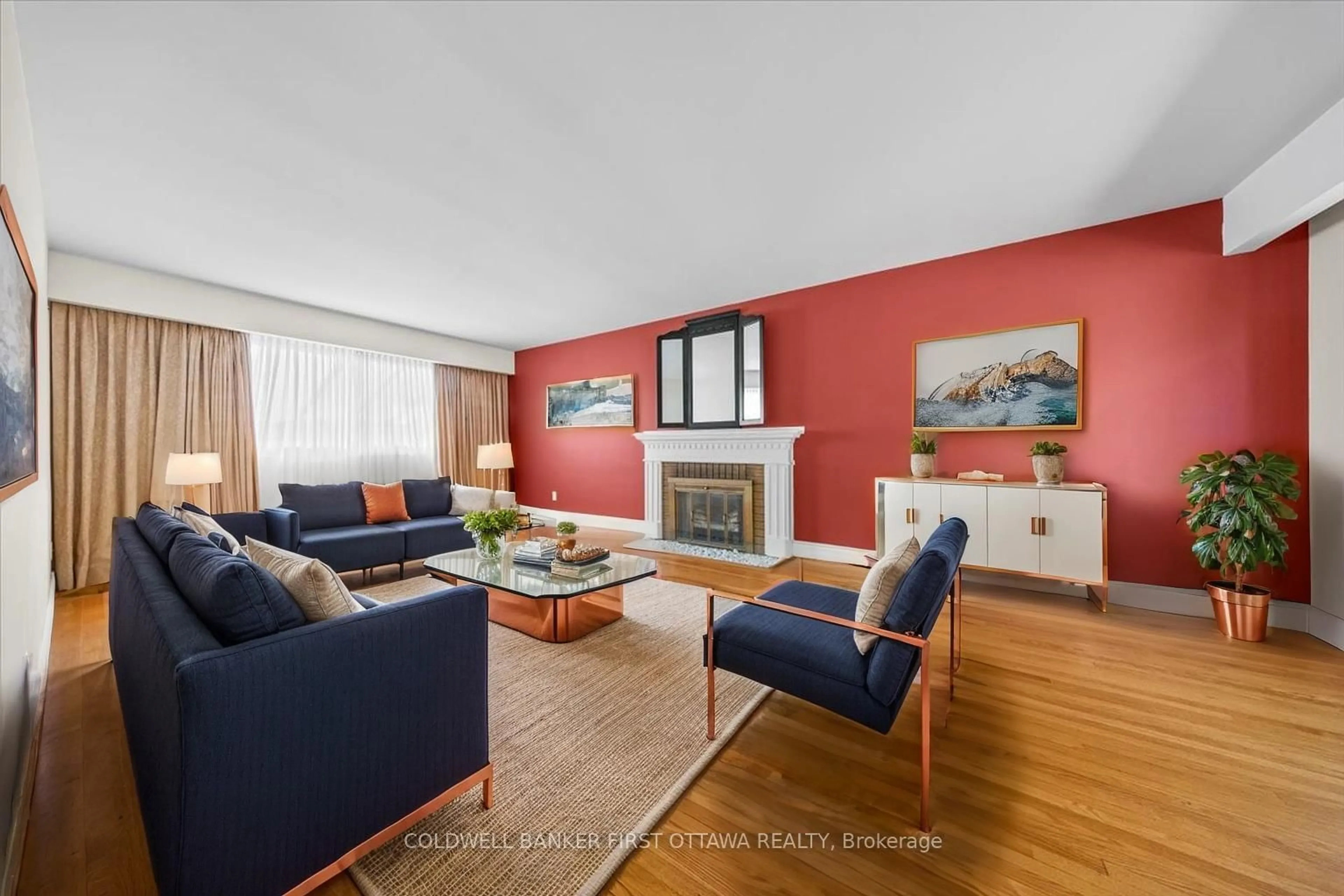 Living room with furniture, unknown for 2326 Harding Rd, Ottawa Ontario K1G 3B9