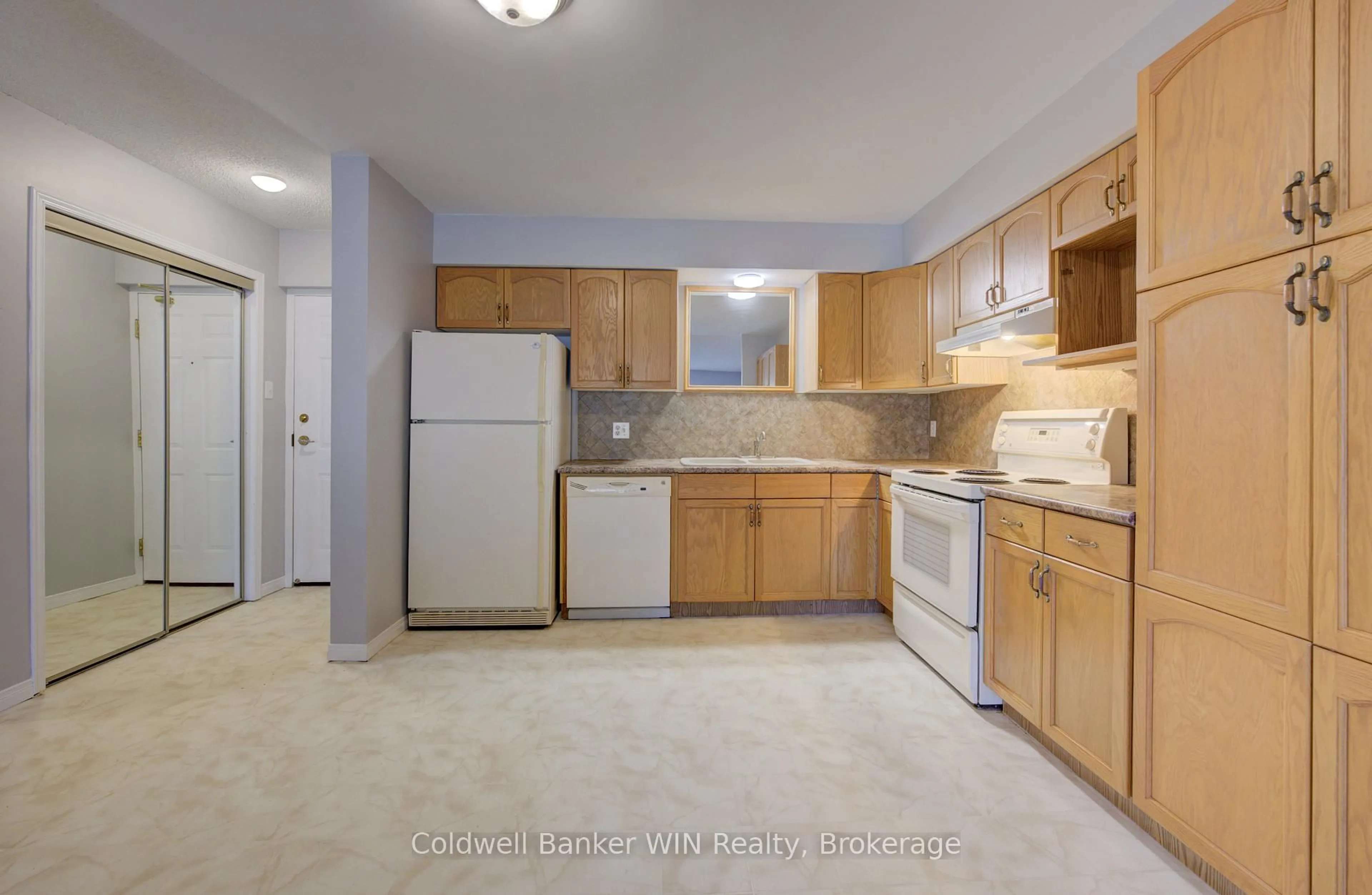 Standard kitchen, unknown for 440 DURHAM St #302, Wellington North Ontario N0G 2L2