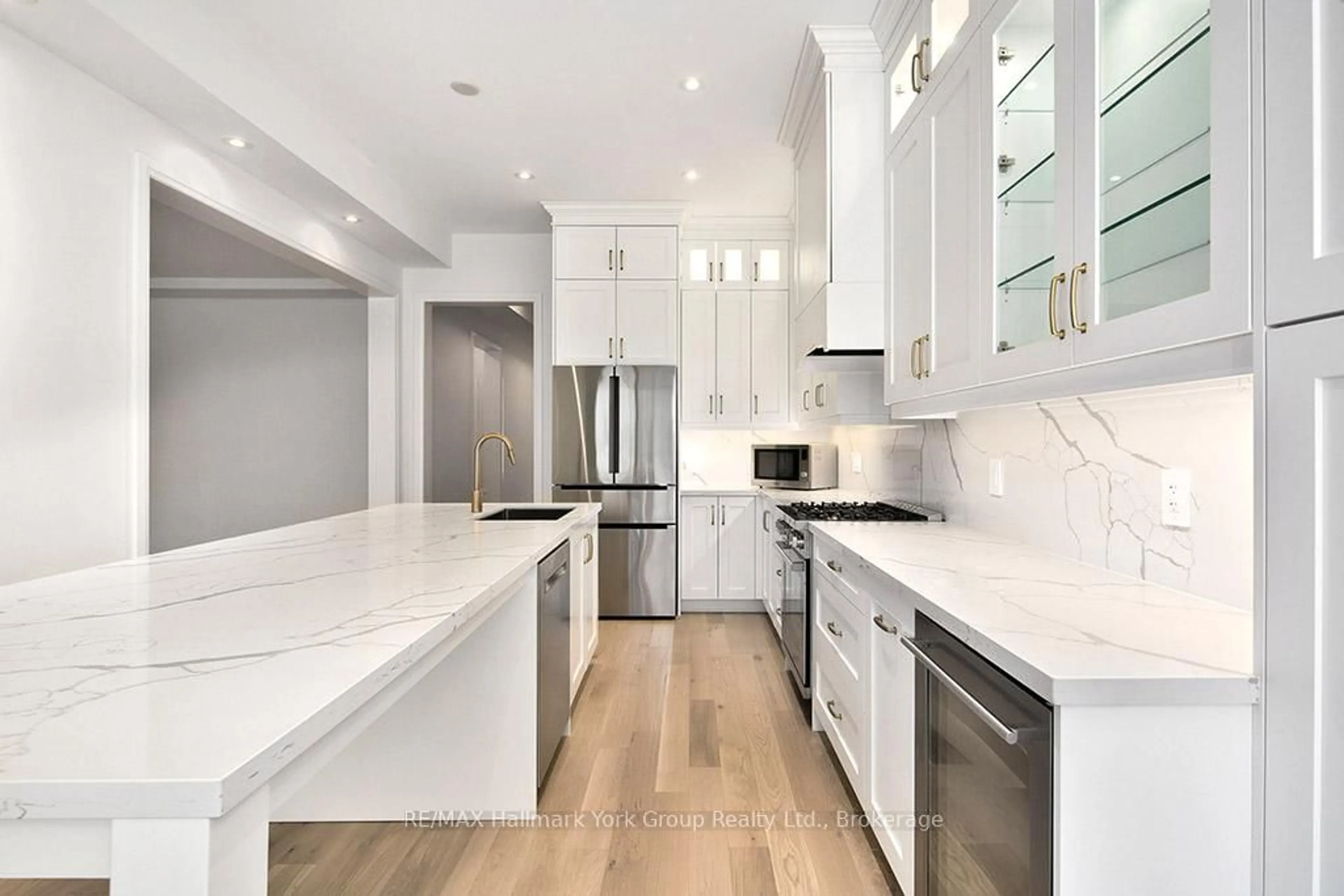 Contemporary kitchen, ceramic/tile floor for 5-11 Bay St, Blue Mountains Ontario N0H 2P0