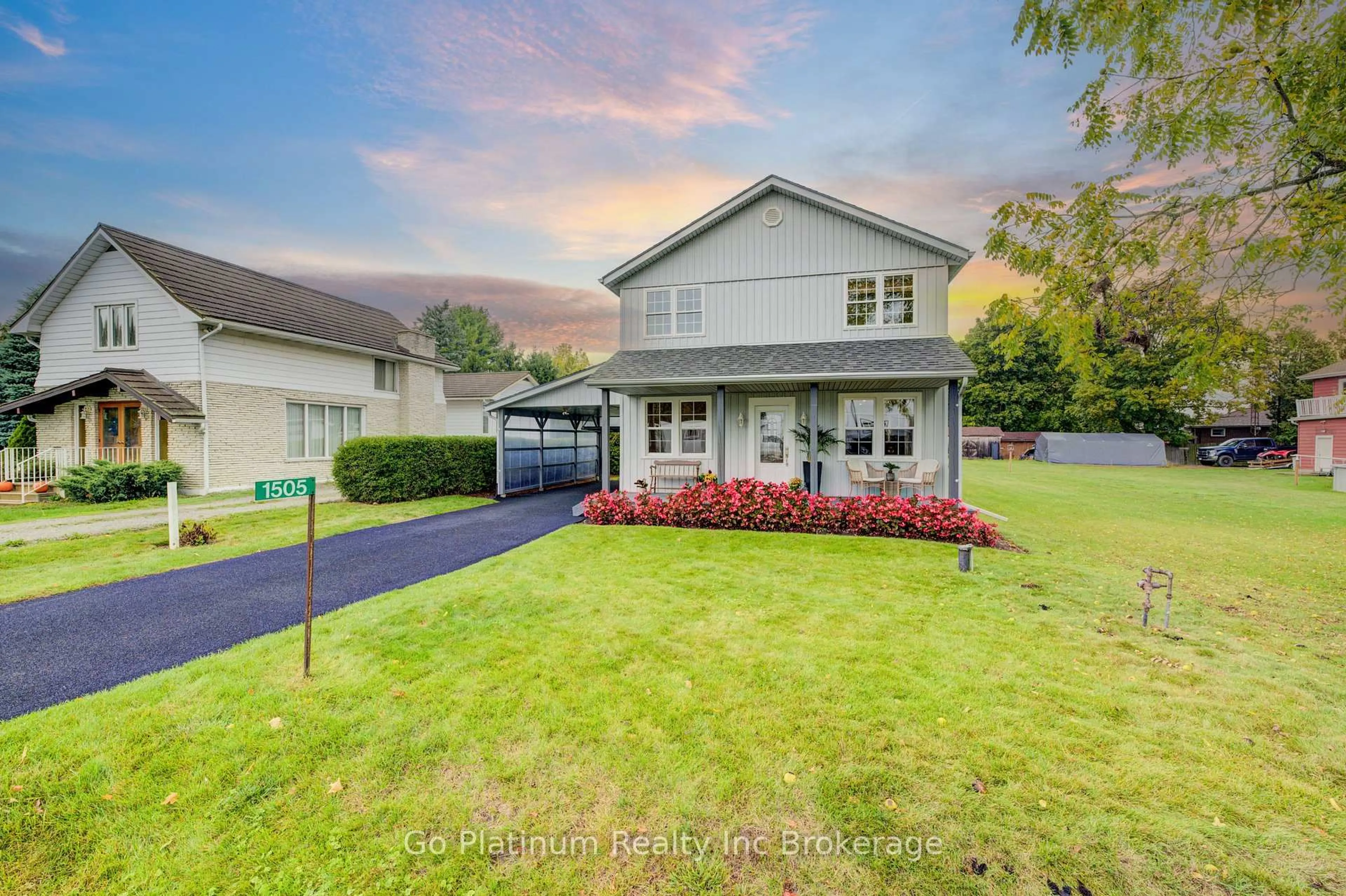 A pic from outside/outdoor area/front of a property/back of a property/a pic from drone, water/lake/river/ocean view for 1505 Norfolk County Rd 19 Rd, Norfolk Ontario N0E 1V0