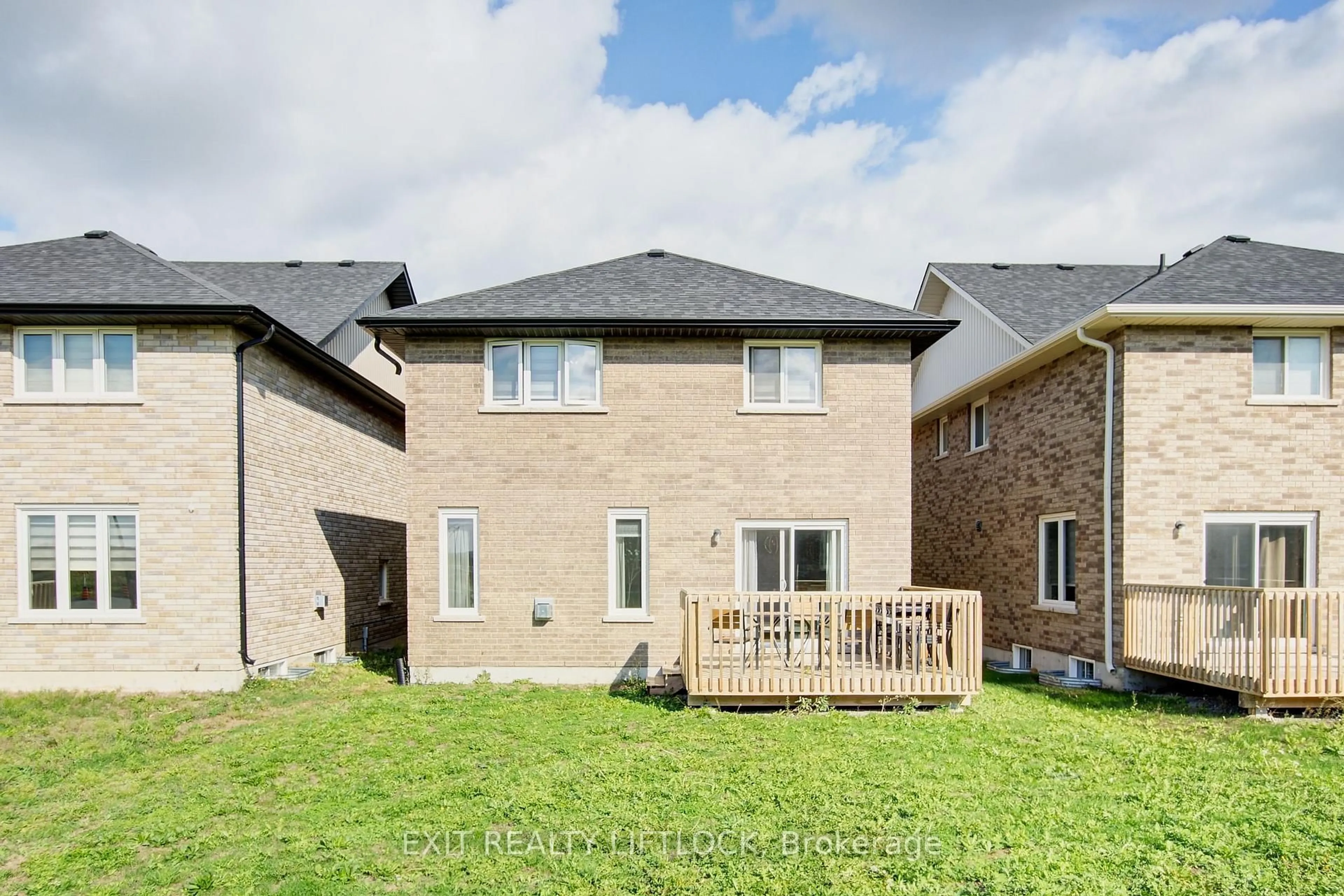 A pic from outside/outdoor area/front of a property/back of a property/a pic from drone, street for 603 Lemay Grve, Peterborough Ontario K9K 0G9