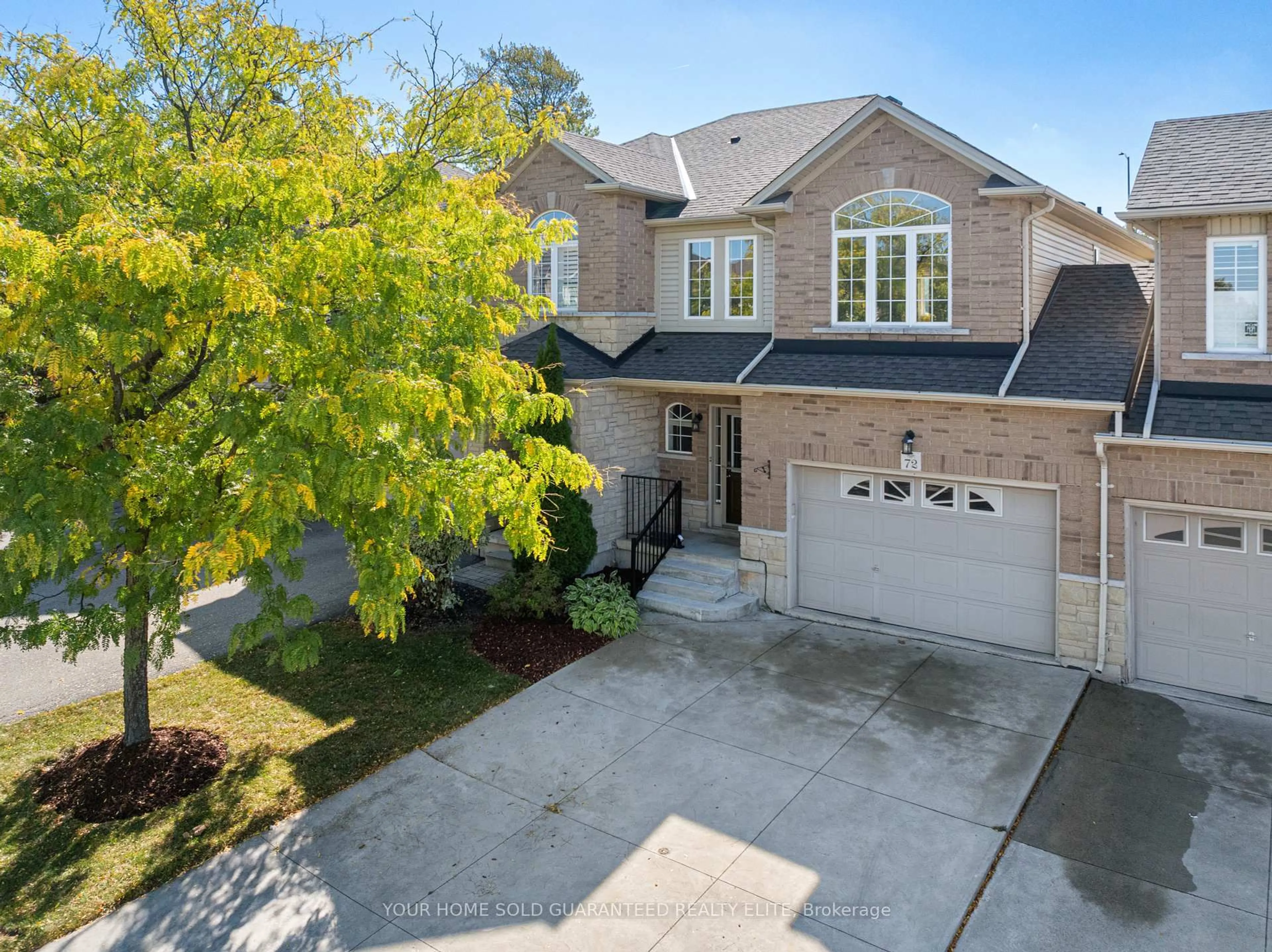 A pic from outside/outdoor area/front of a property/back of a property/a pic from drone, street for 72 Cornerstone Dr, Hamilton Ontario L8J 0A9