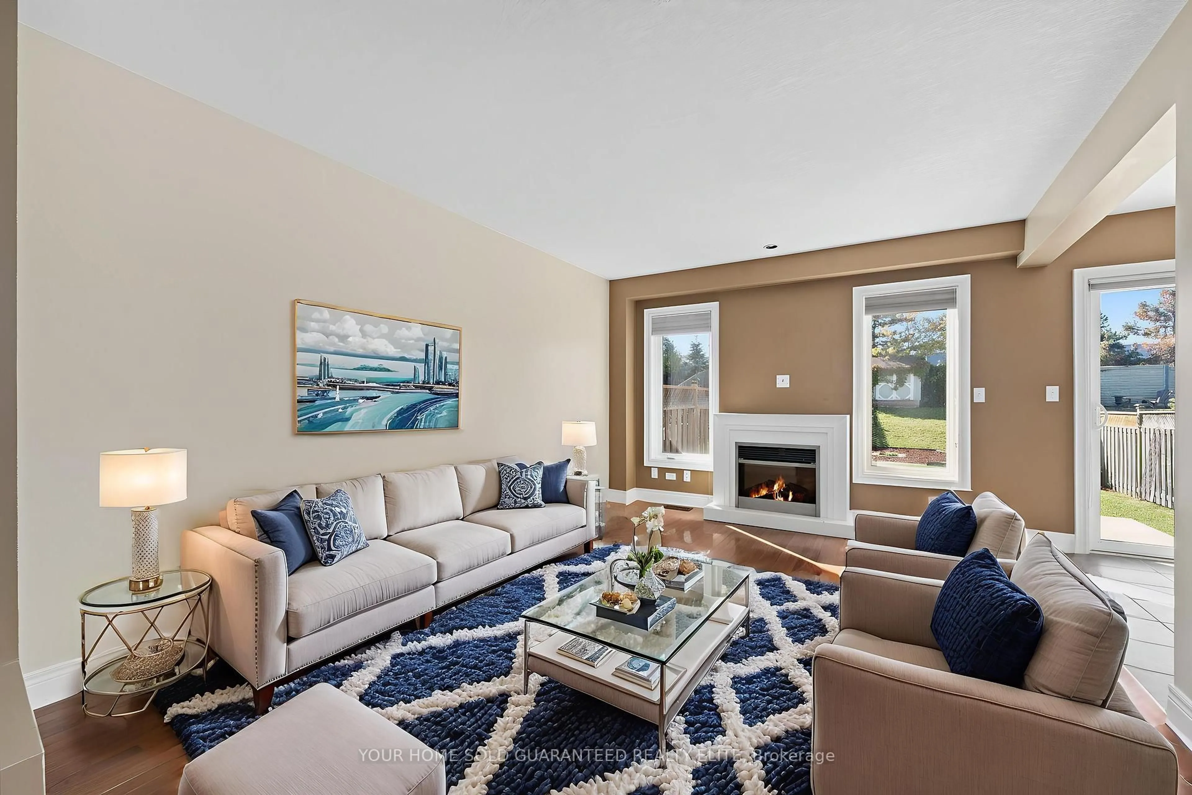 Living room with furniture, carpet floor for 72 Cornerstone Dr, Hamilton Ontario L8J 0A9