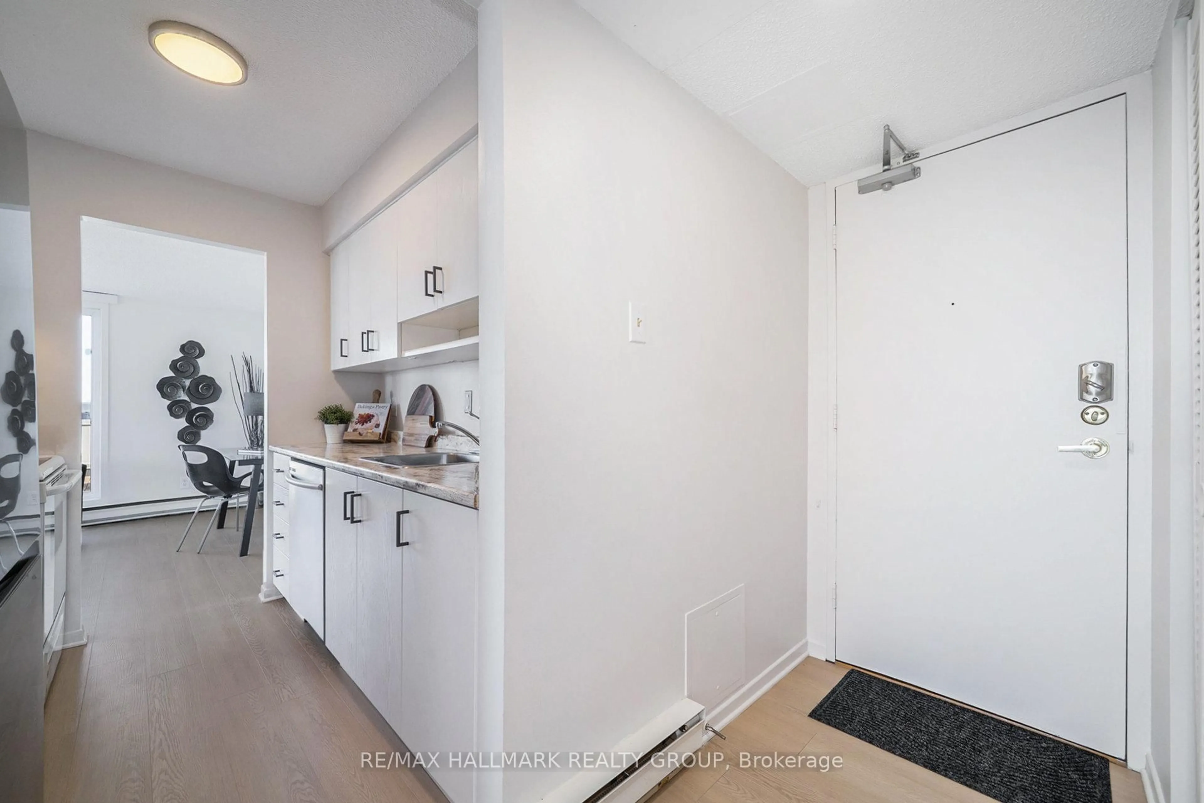 Unknown for 158C McArthur Ave #PH1, Ottawa Ontario K1L 8E7