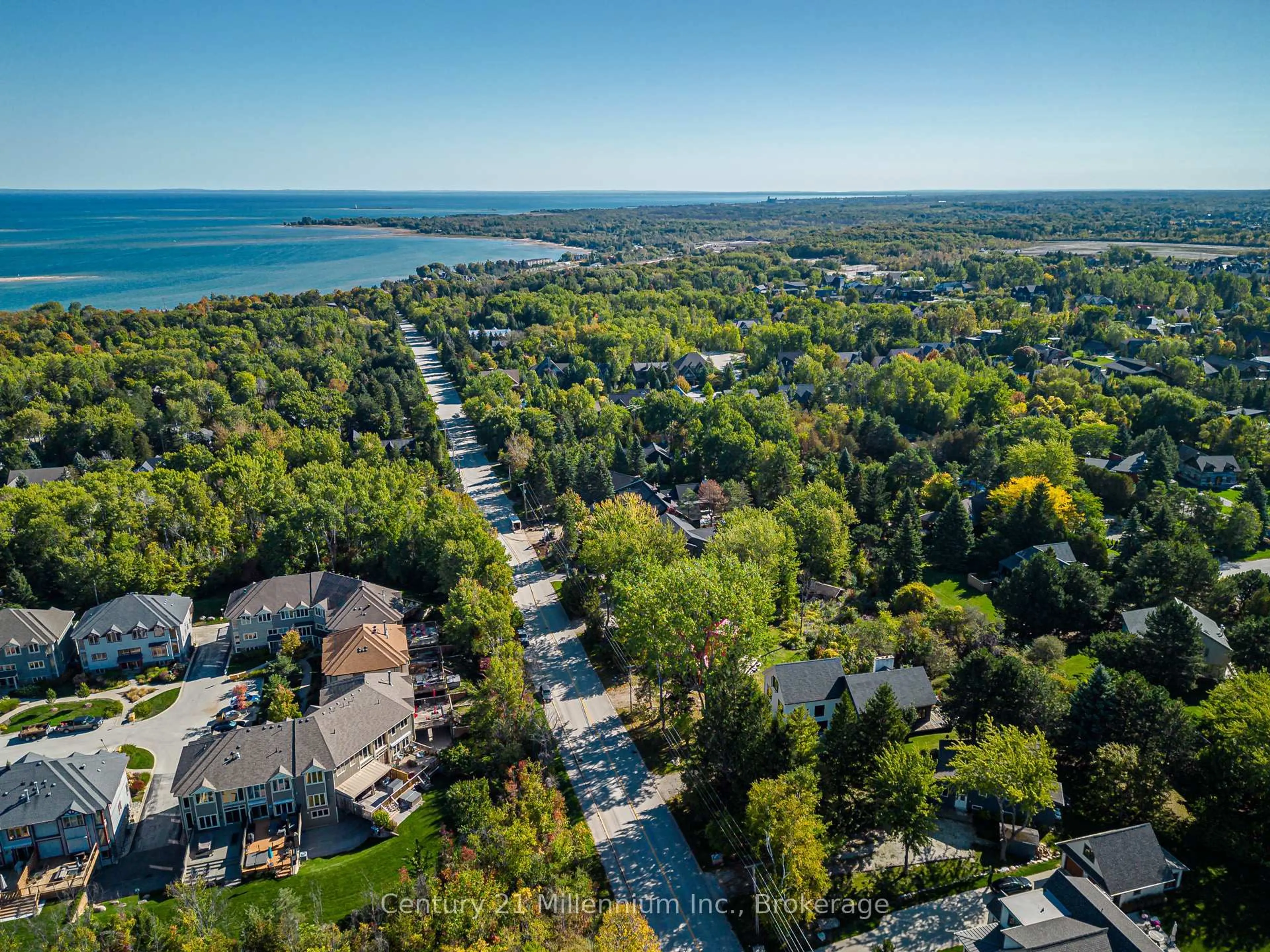 A pic from outside/outdoor area/front of a property/back of a property/a pic from drone, water/lake/river/ocean view for 178 Sleepy Hollow Rd, Blue Mountains Ontario L9Y 0S8