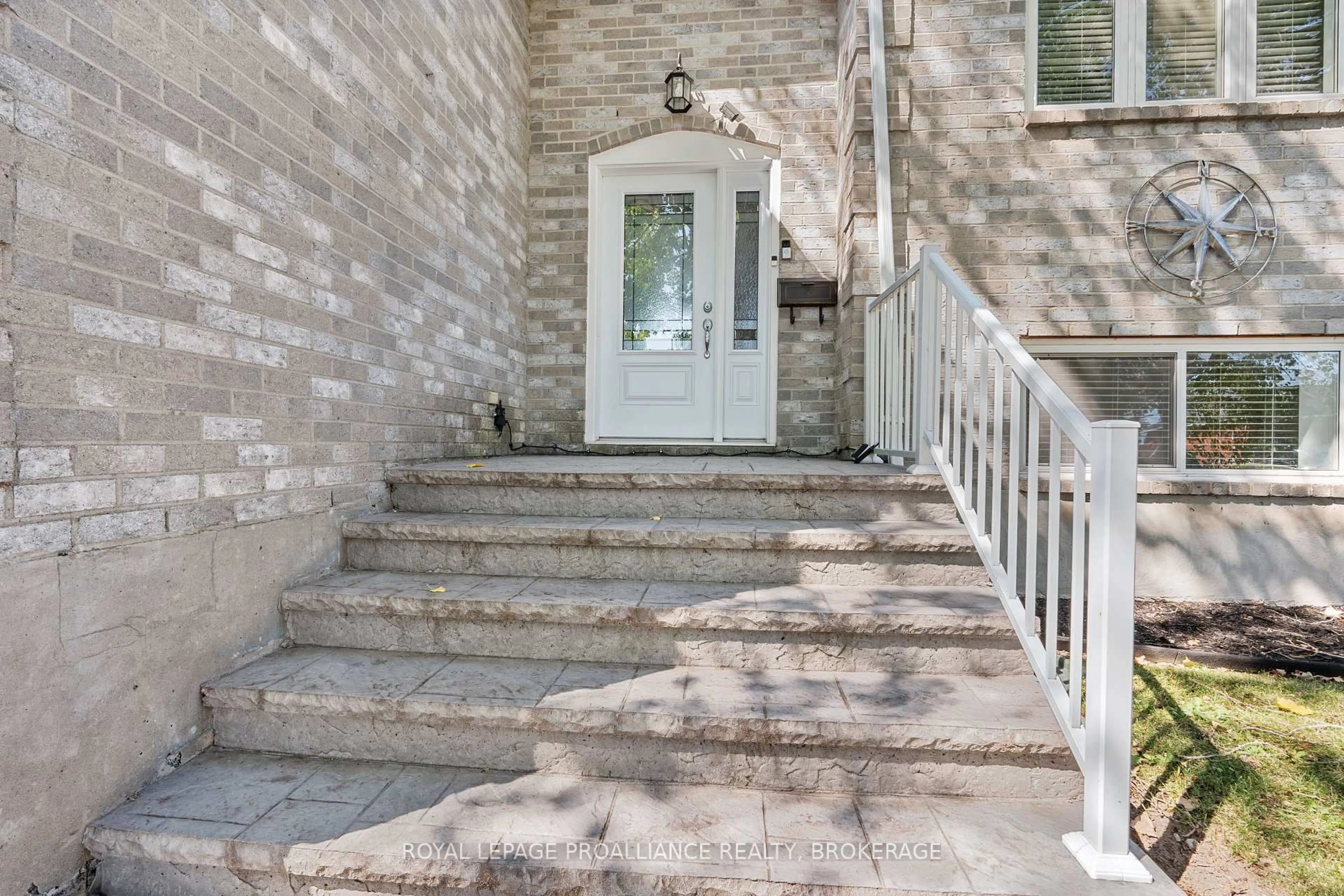 Stairs for 50 Davey Cres, Loyalist Ontario K7N 1X7